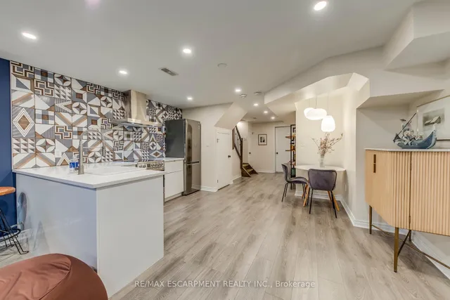 Additional property image - 12 Riva Crt