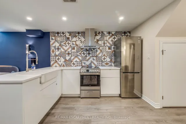 Additional property image - 12 Riva Crt