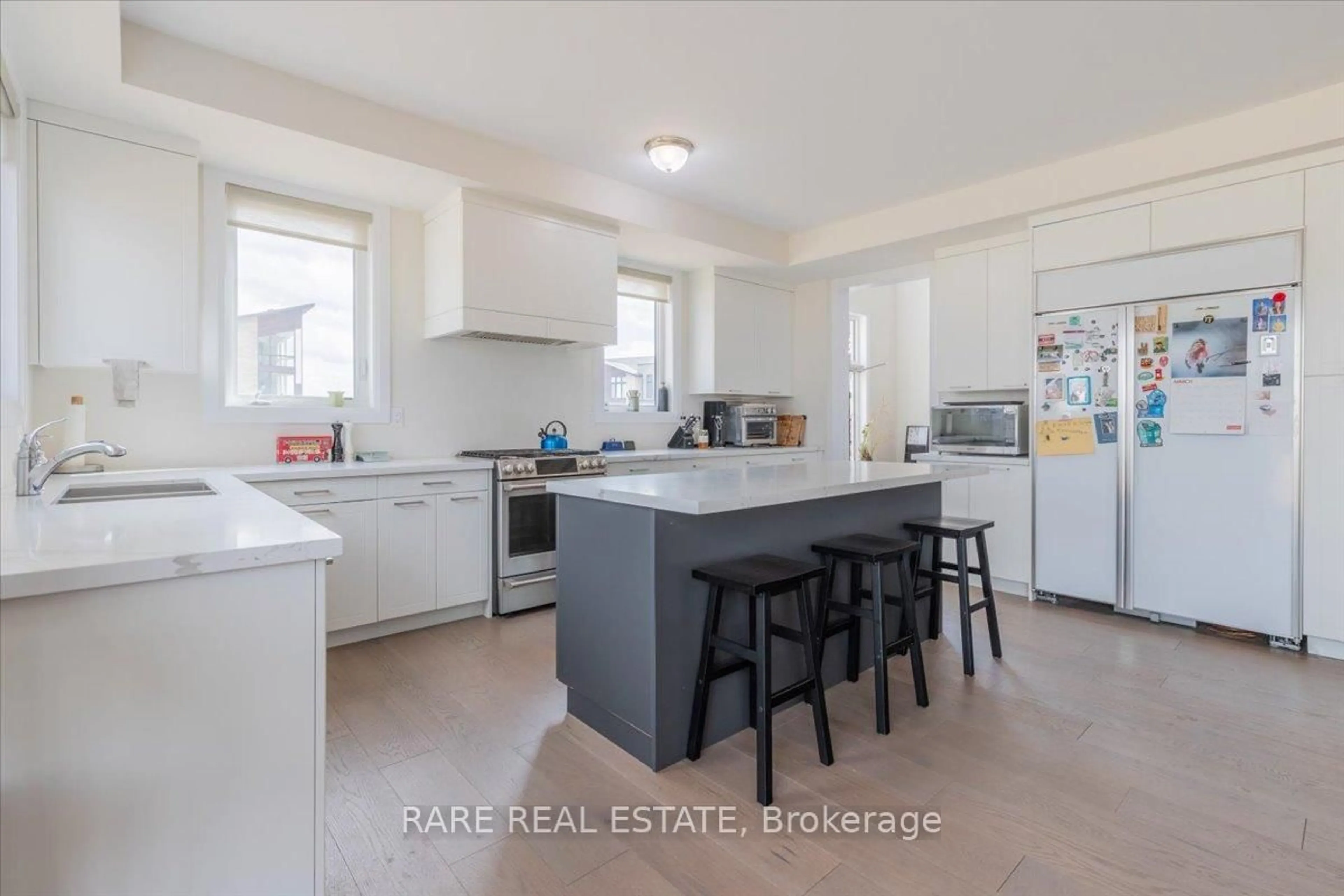 Open concept kitchen, unknown for 120 Stoneleigh Dr, Blue Mountains Ontario L9Y 5J6