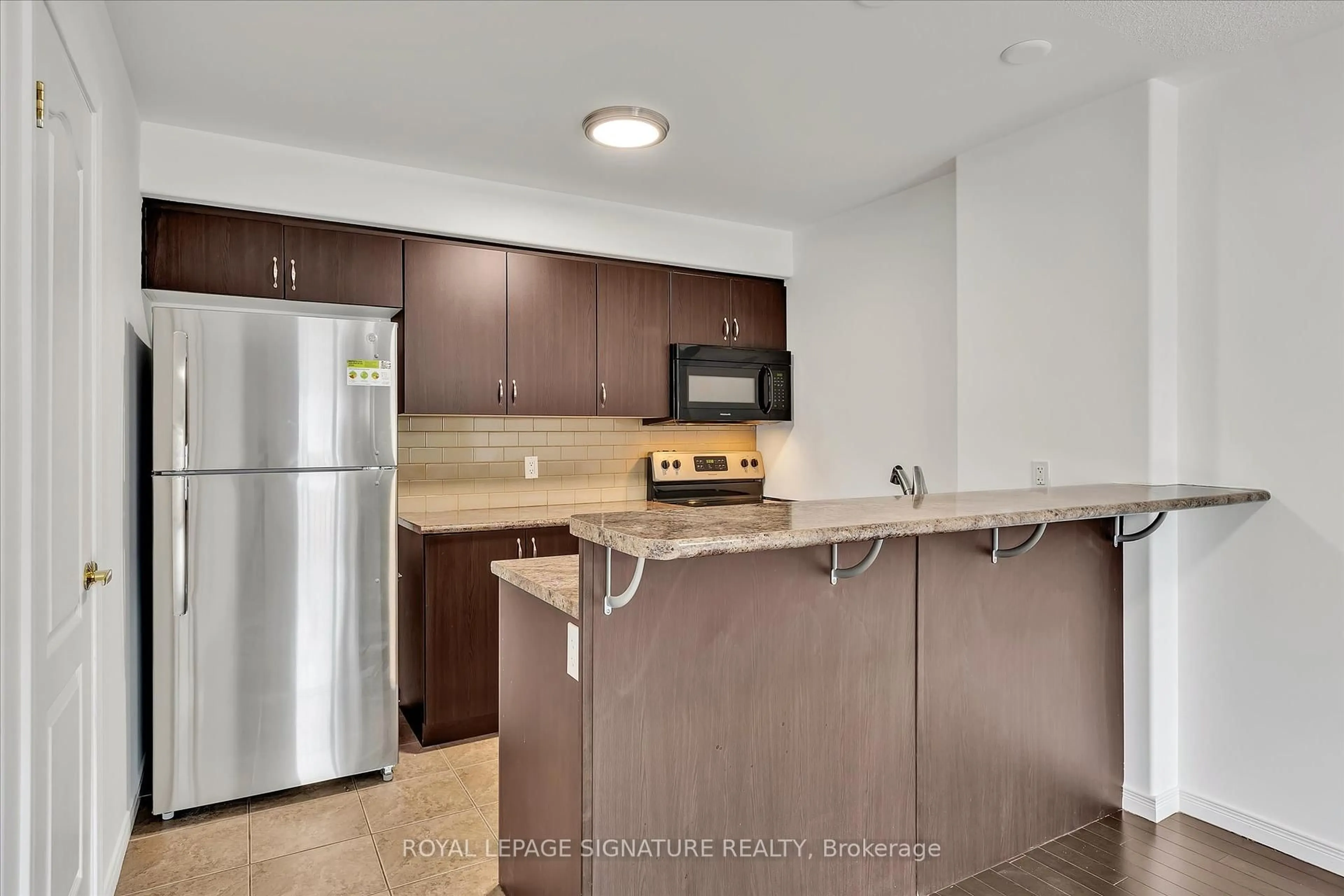 Standard kitchen, unknown for 312 Spillsbury Dr #302, Otonabee-South Monaghan Ontario K9K 0B6