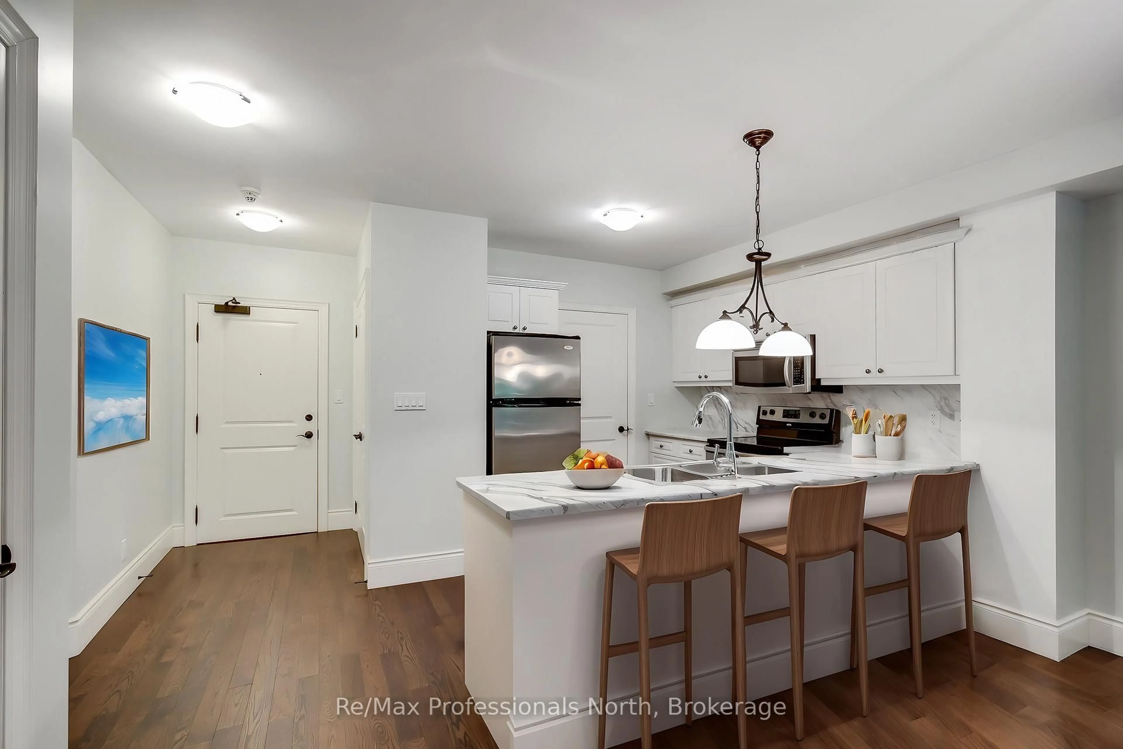 Open concept kitchen, unknown for 391 JAMES St #104, Gravenhurst Ontario P1P 0A5