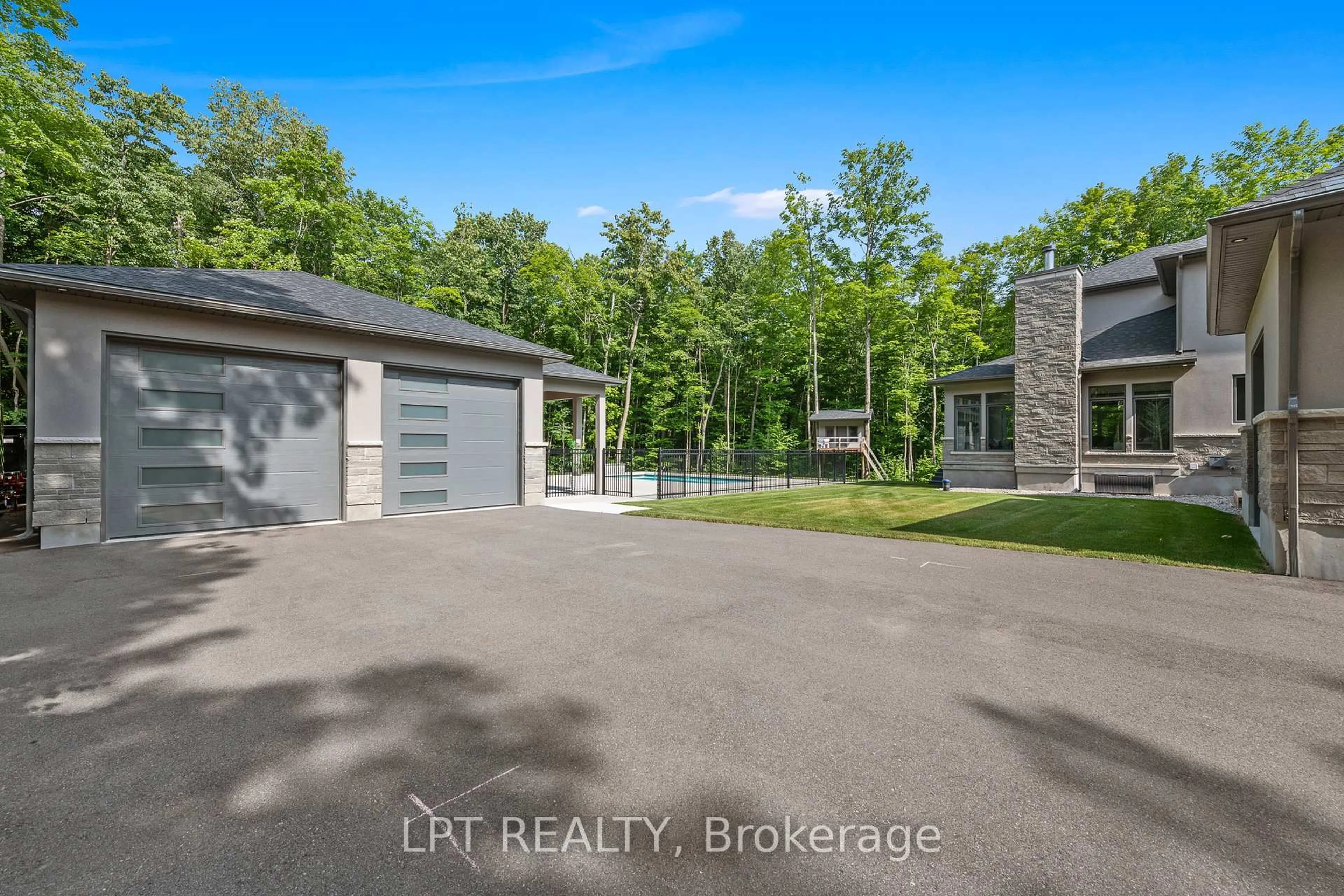 A pic from outside/outdoor area/front of a property/back of a property/a pic from drone, unknown for 5740 Queenscourt Cres, Ottawa Ontario K4M 1K3