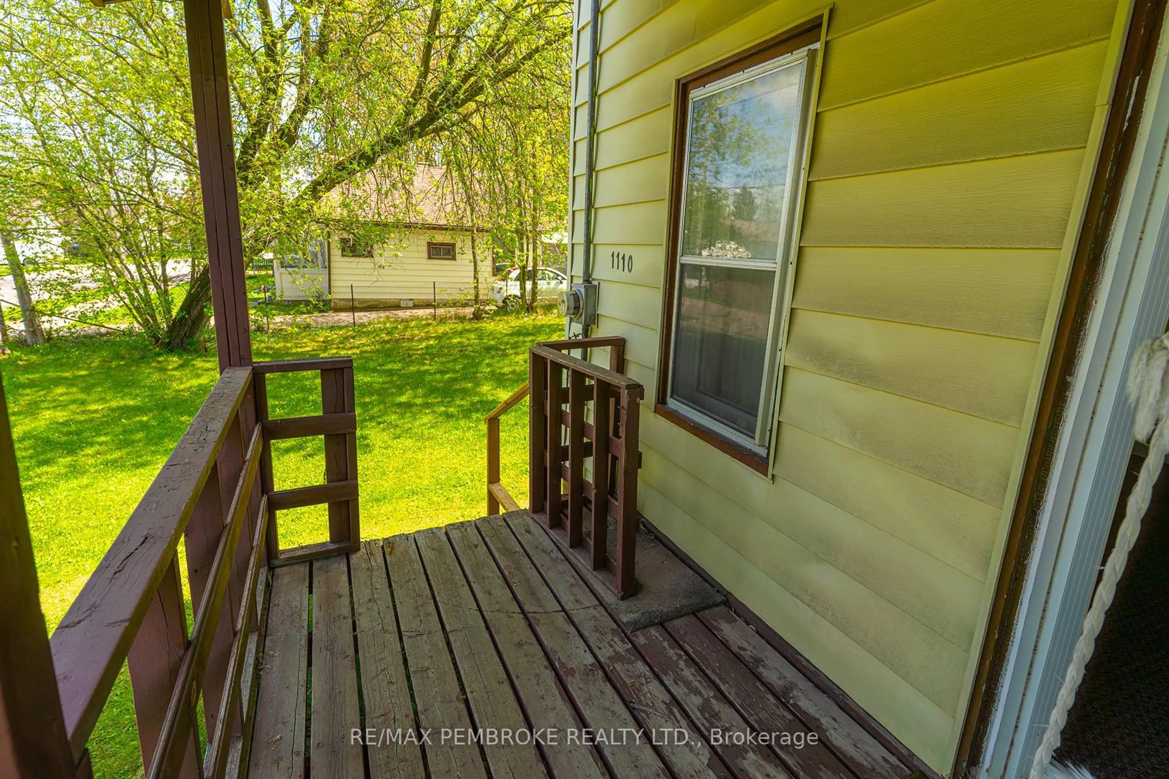Patio, unknown for 1110 Bronx St, Pembroke Ontario K8A 6G7