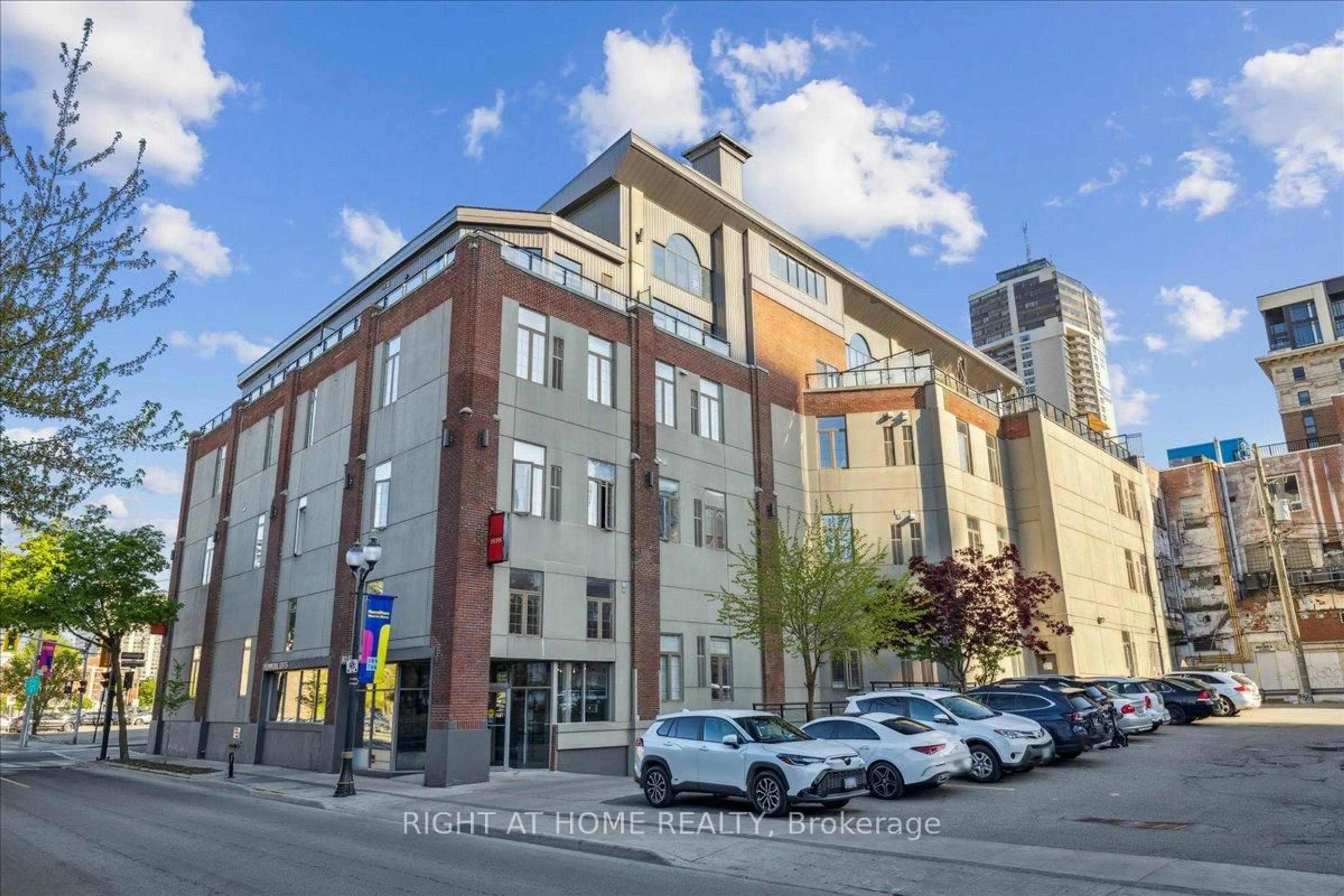 Parking for 80 King William St #402, Hamilton Ontario L8R 0A1
