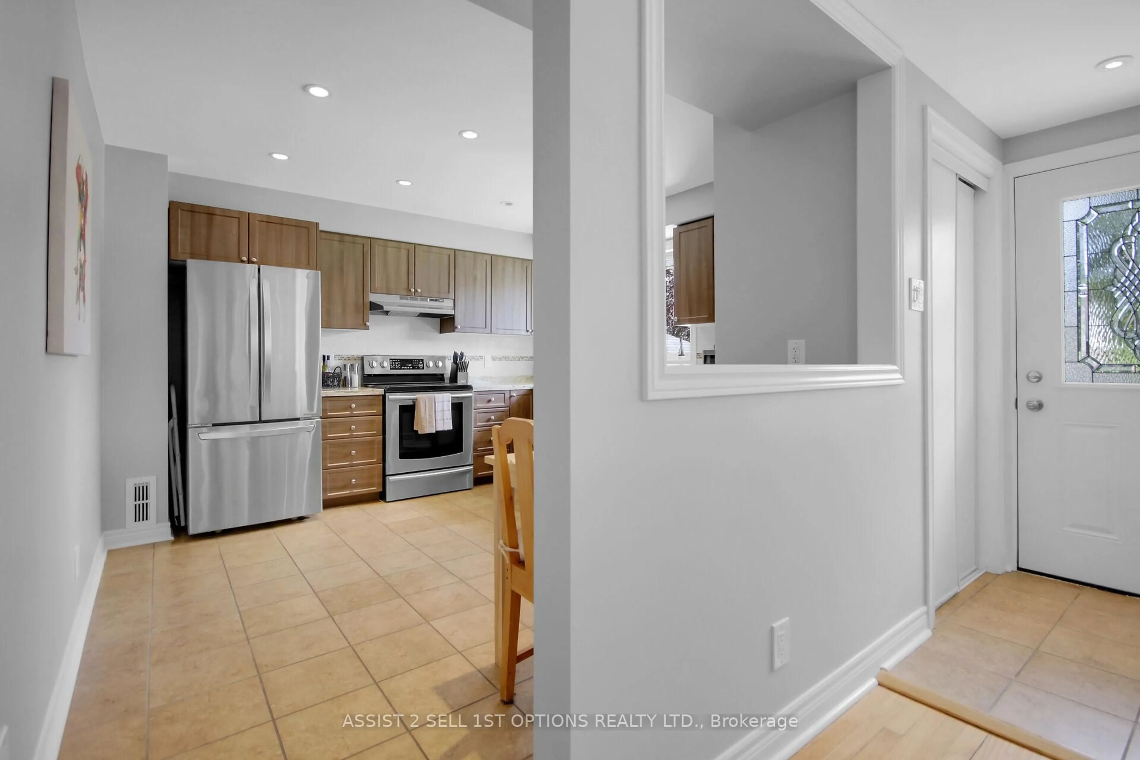 Open concept kitchen, ceramic/tile floor for 1415 Chatelain Ave, Ottawa Ontario K1Z 8A9