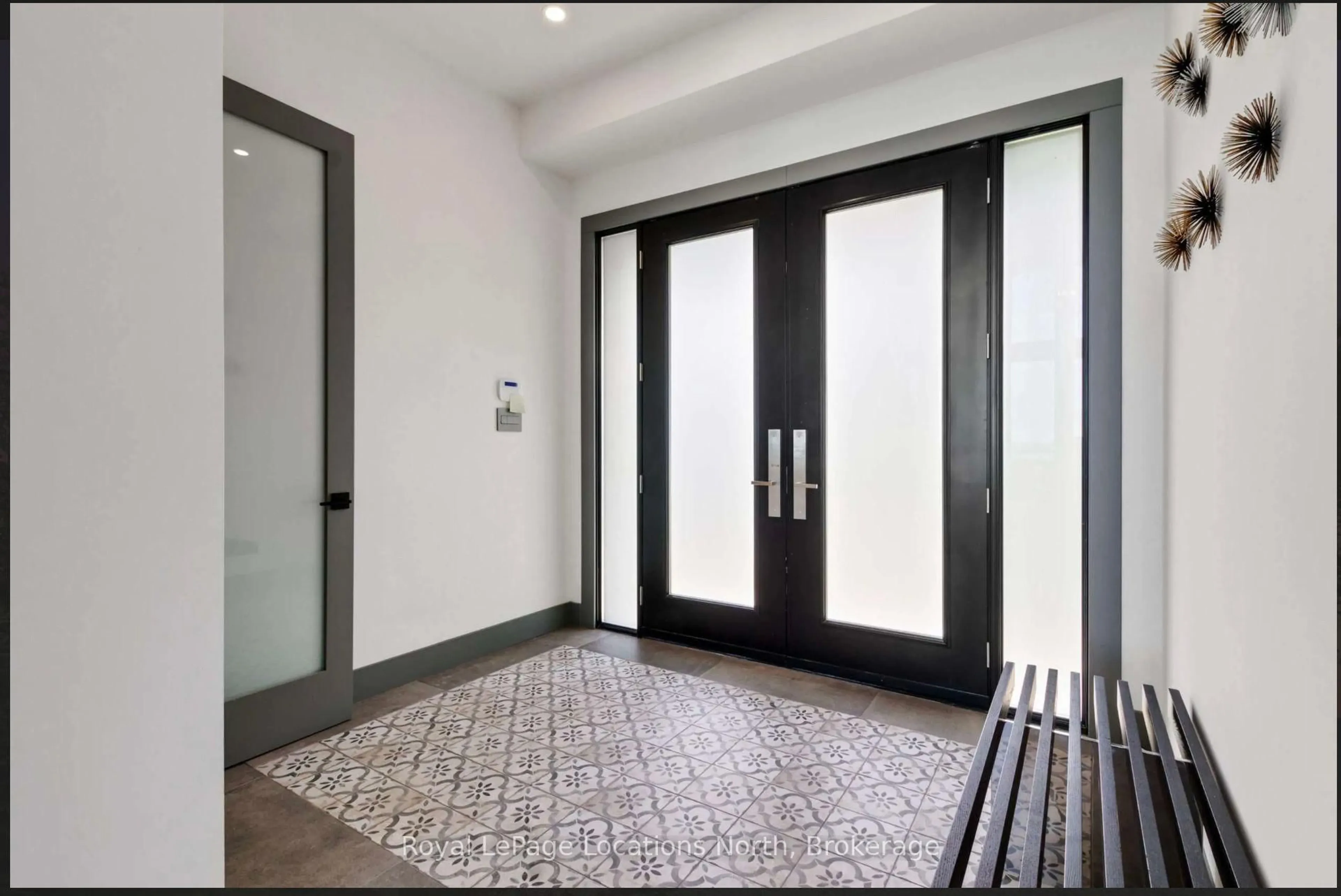 Indoor entryway for 209713 26 Highway, Blue Mountains Ontario L9V 0T7