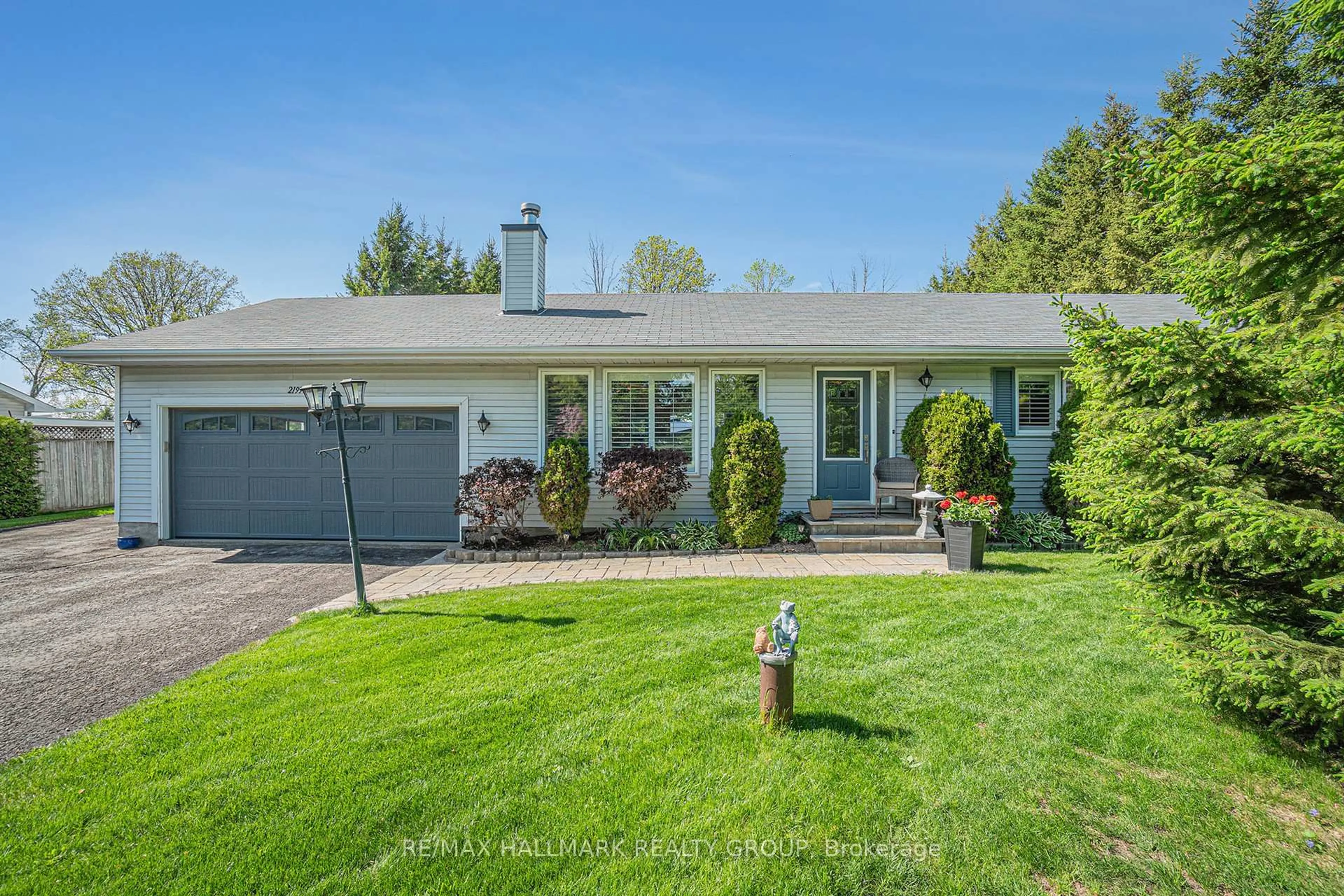 Home with vinyl exterior material, street for 2199 Wallingford Way, North Gower Ontario K0A 2T0