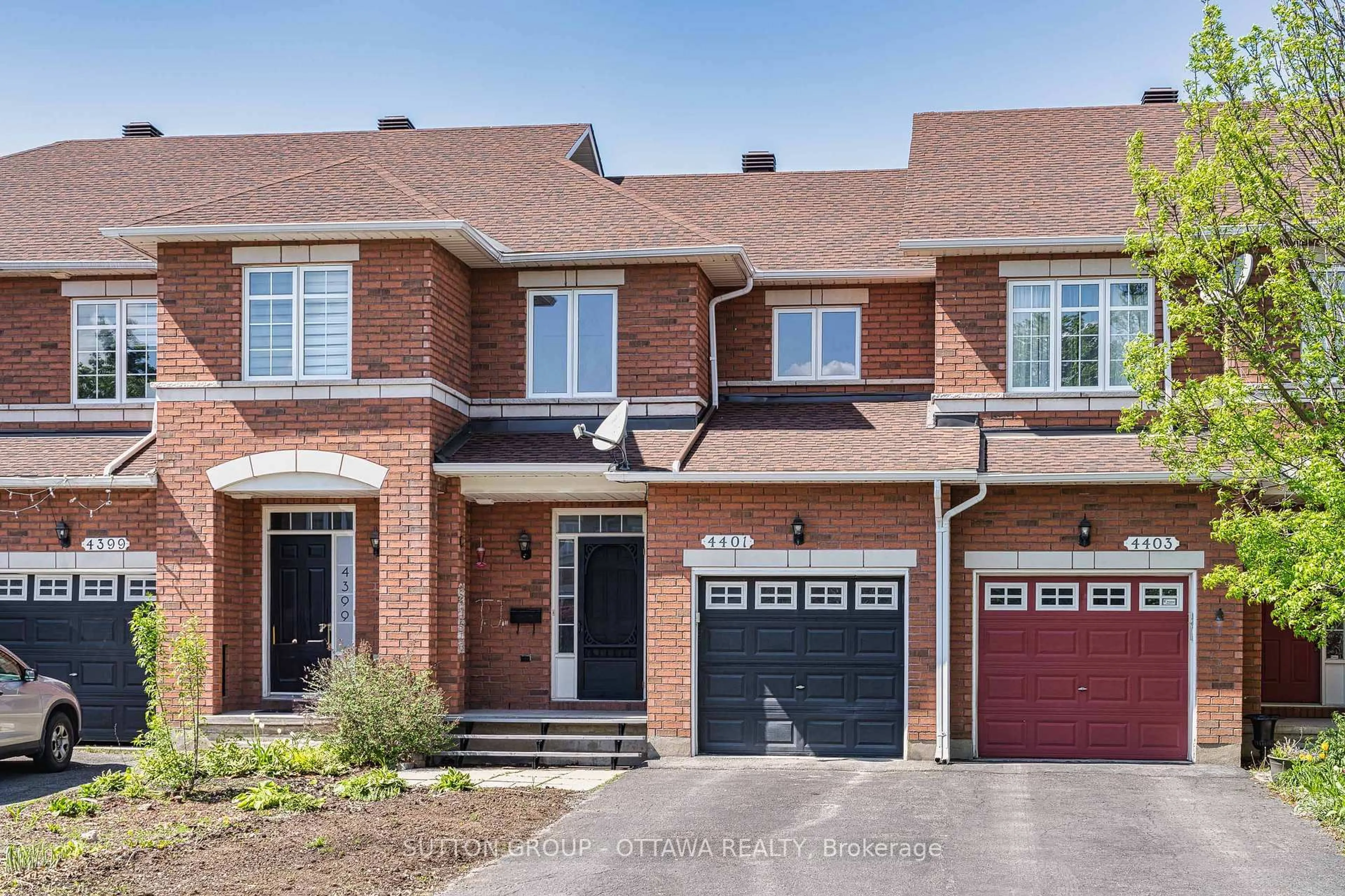 Home with brick exterior material, street for 4401 Goldeneye Way, Ottawa Ontario K1V 2J4