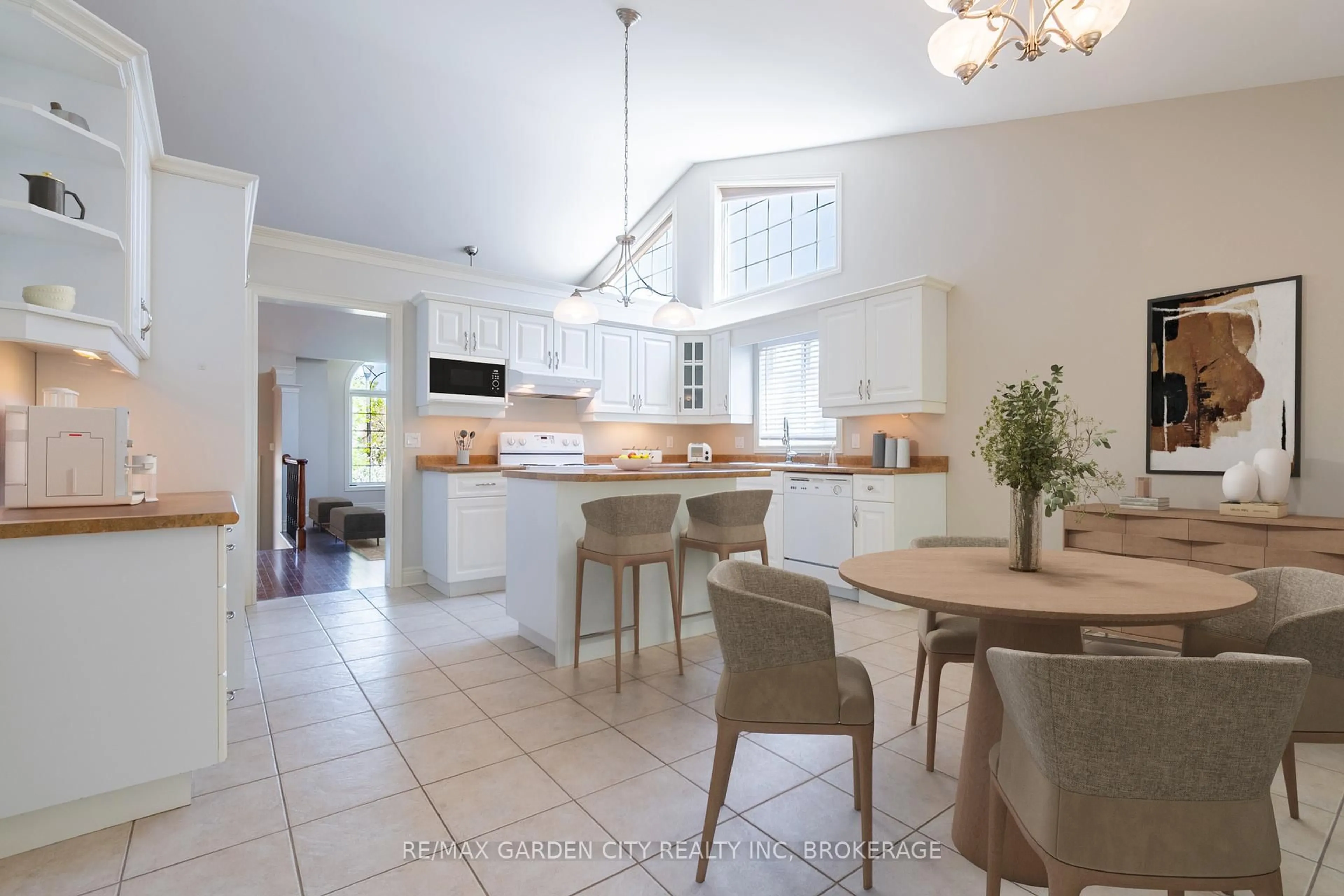 Open concept kitchen, ceramic/tile floor for 6 Briarwood Dr, St. Catharines Ontario L2S 4A7