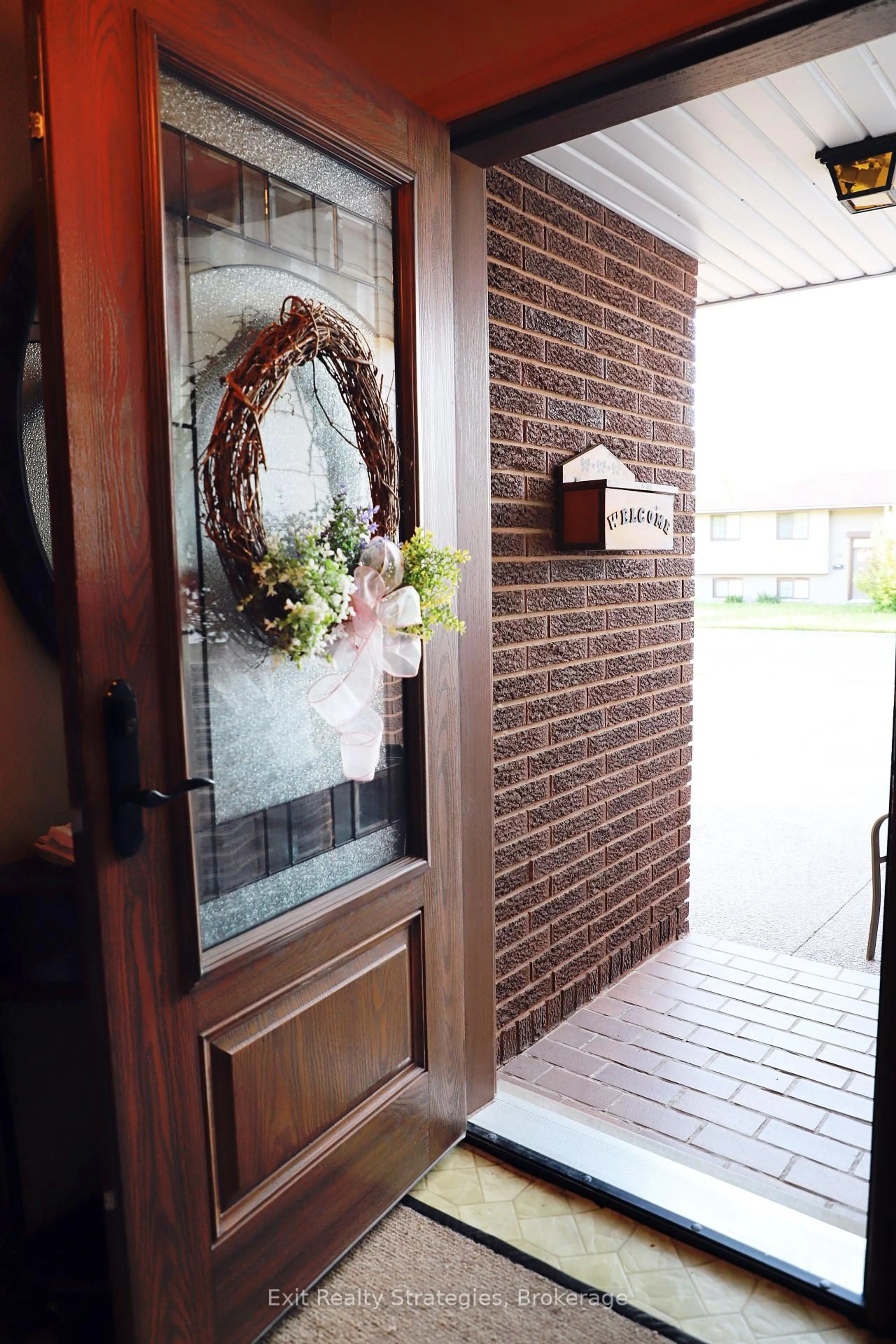 Indoor entryway for 35 Mcdonagh Cres, Thorold Ontario L2V 4G3