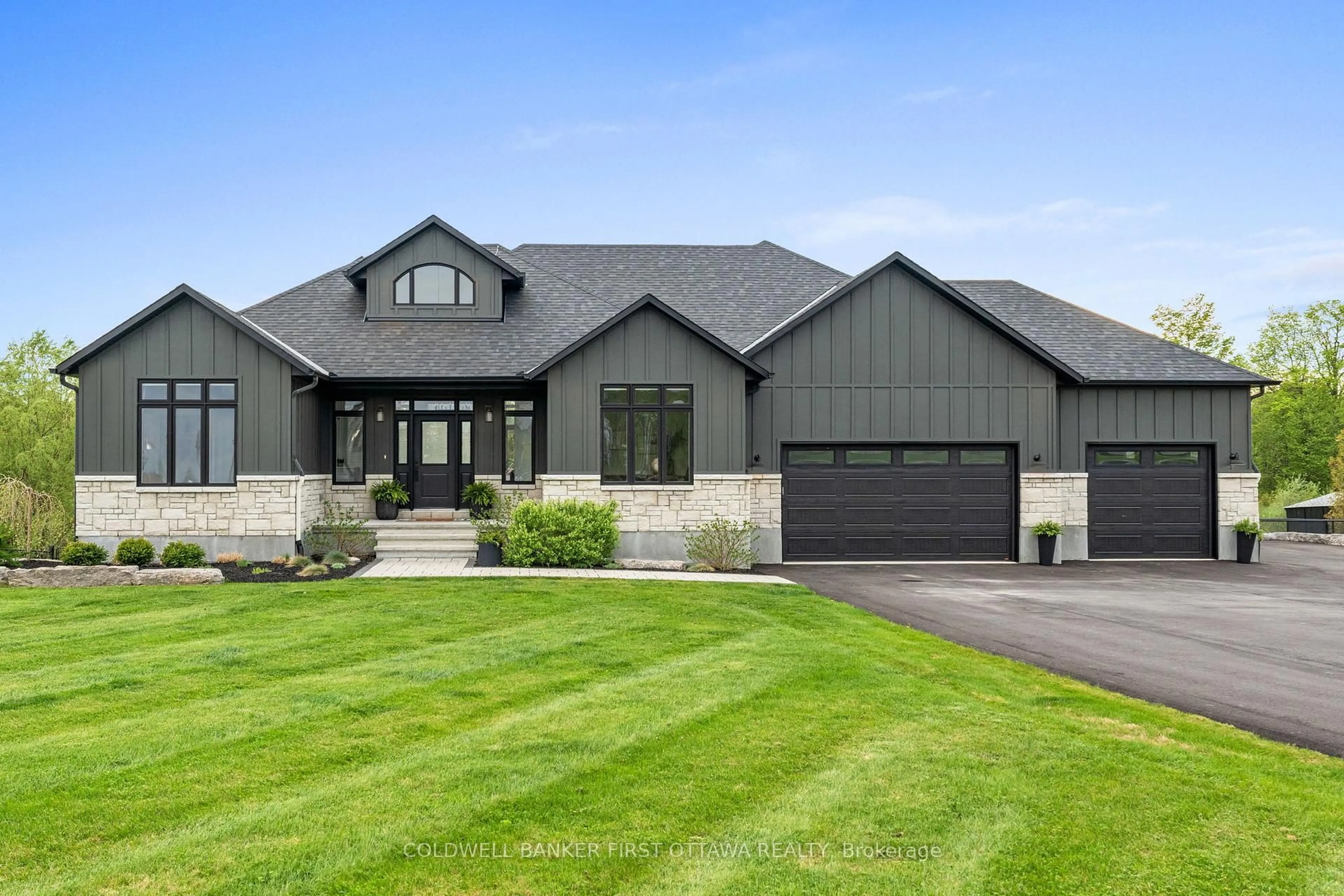 Home with vinyl exterior material, street for 165 Westar Farm Way, Ashton Ontario K0A 1B0
