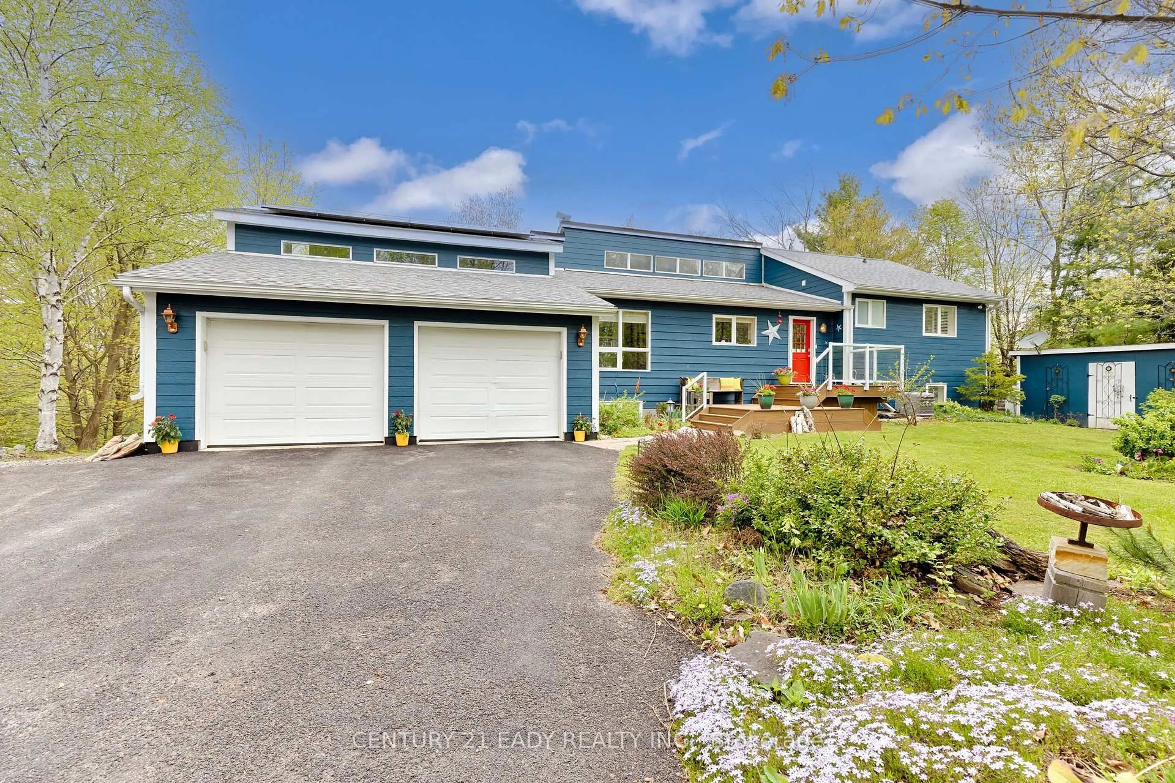 A pic from outside/outdoor area/front of a property/back of a property/a pic from drone, street for 182 Bluff Point Dr, Calabogie Ontario K0J 1H0