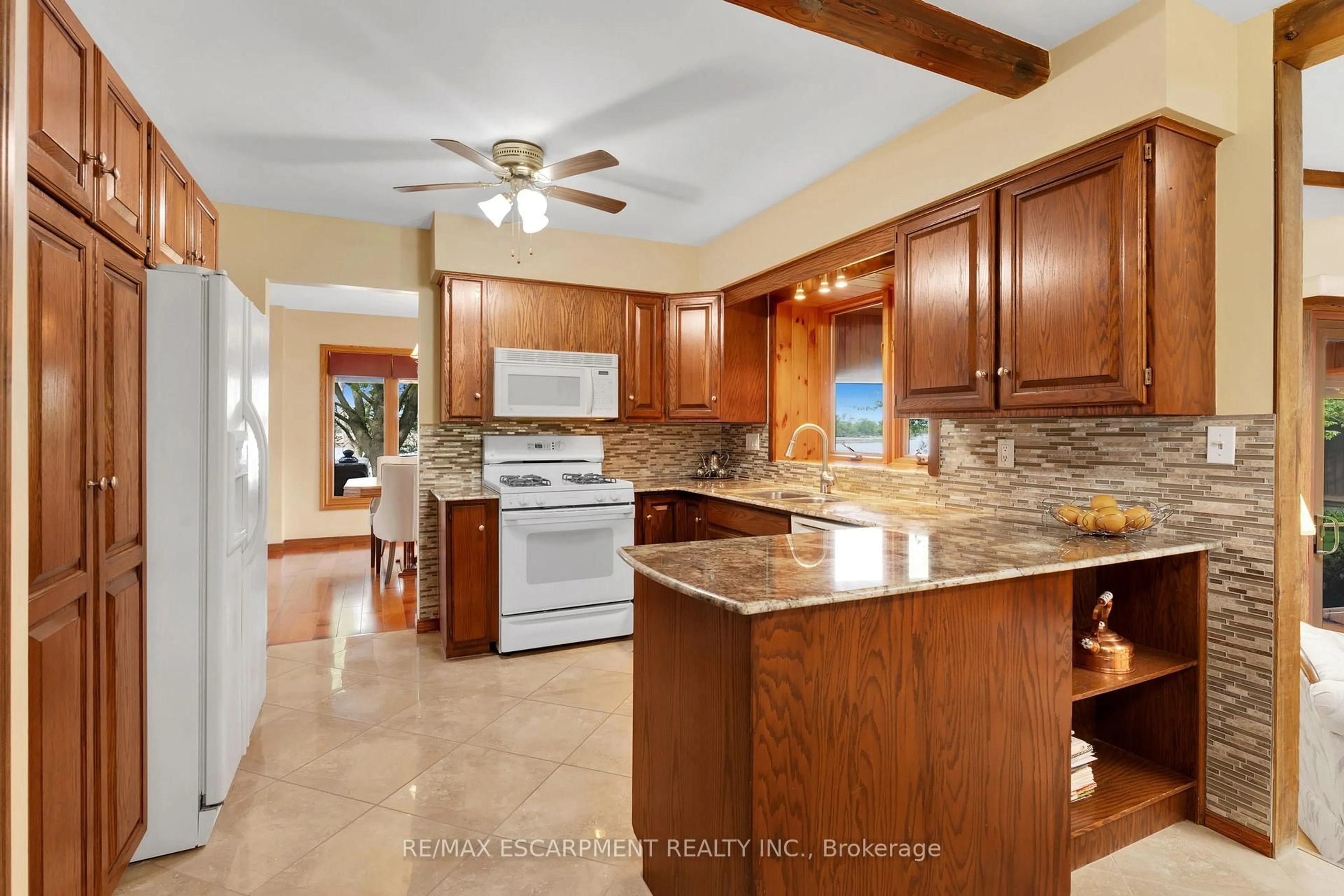 Open concept kitchen, ceramic/tile floor for 35 Haldimand 17 Rd, Haldimand Ontario N1A 2W4