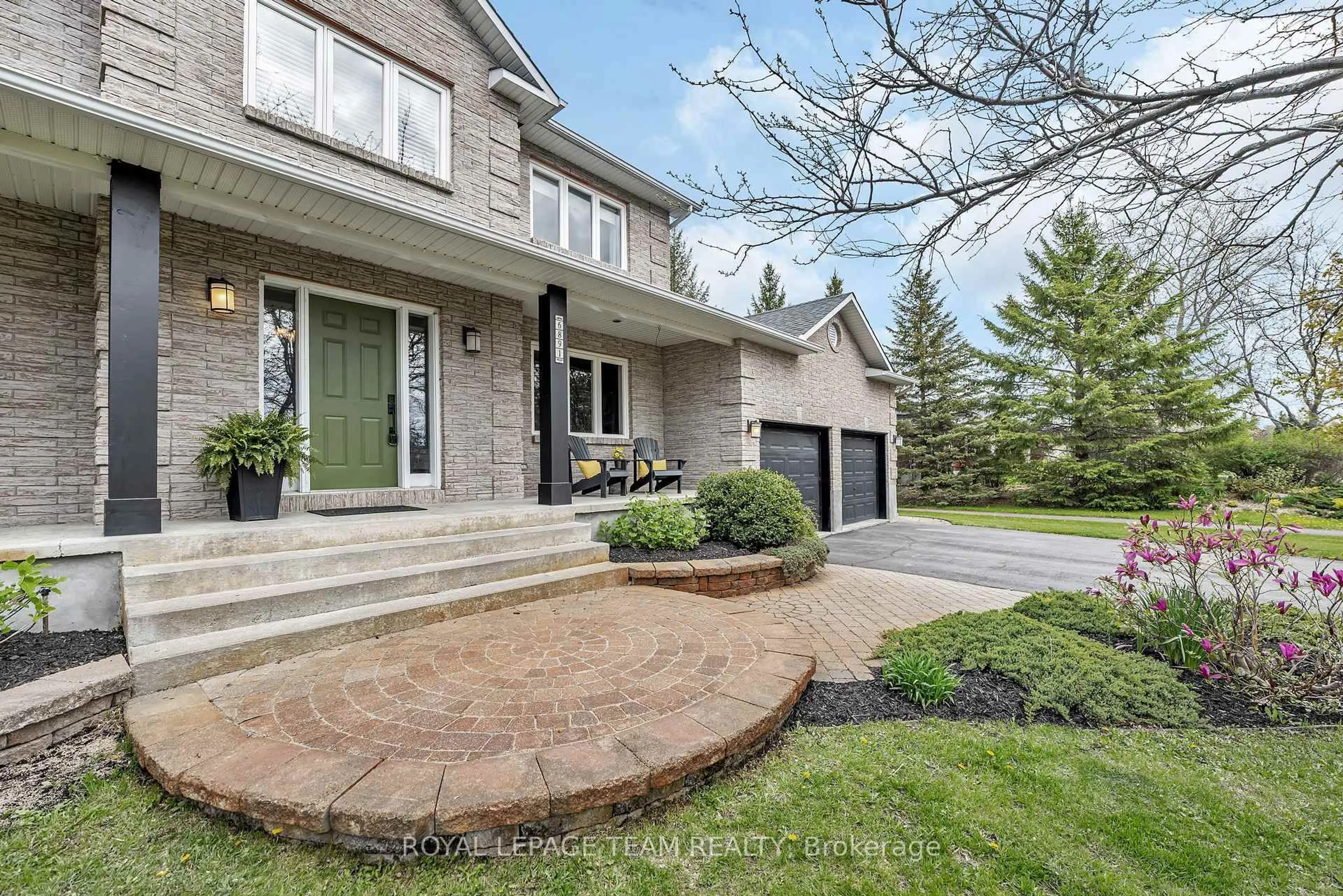 Home with brick exterior material, street for 6891 Twin Lakes Ave, Greely Ontario K4P 1P1