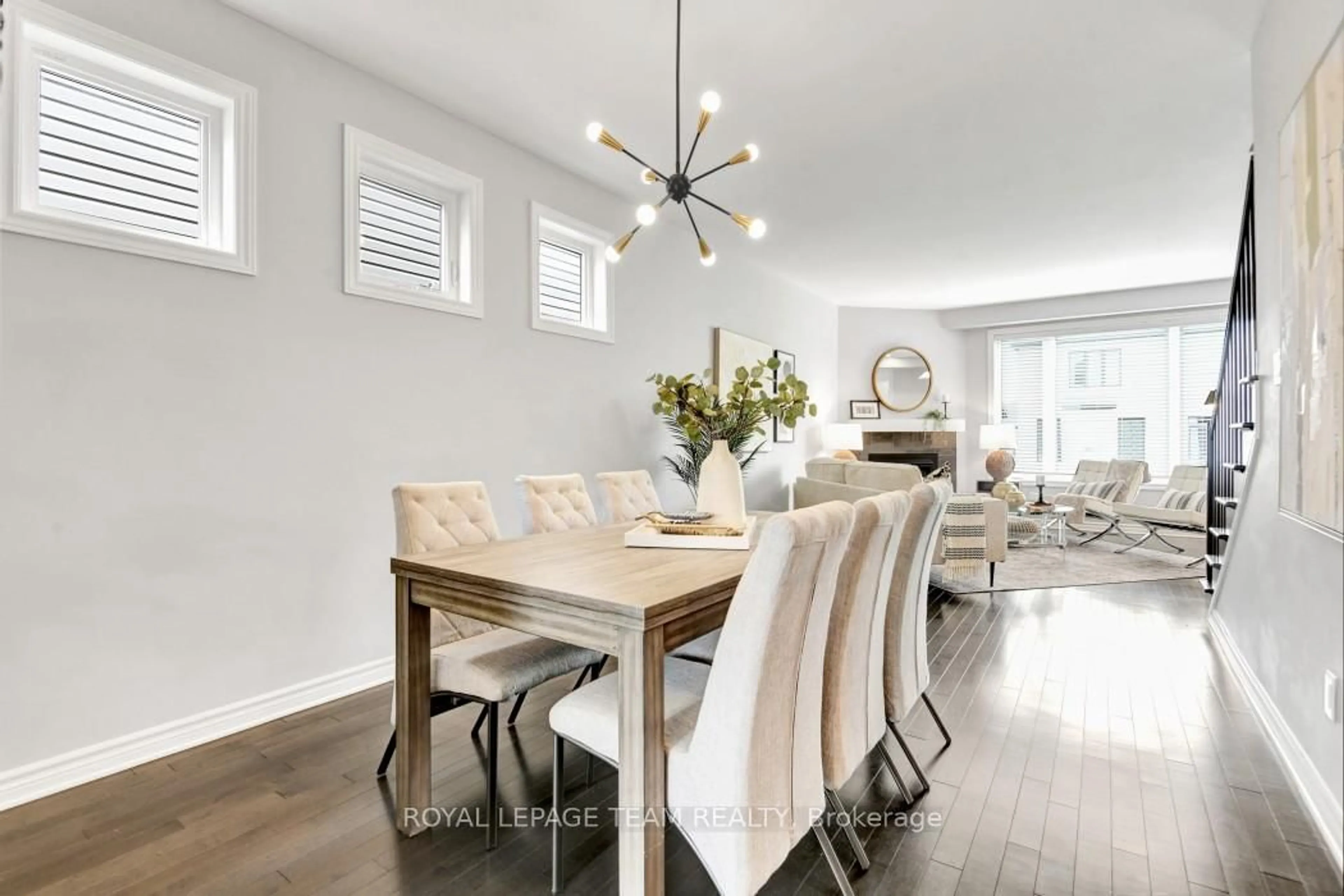 Dining room, wood/laminate floor for 695 PARADE Dr, Ottawa Ontario K2S 0Z3