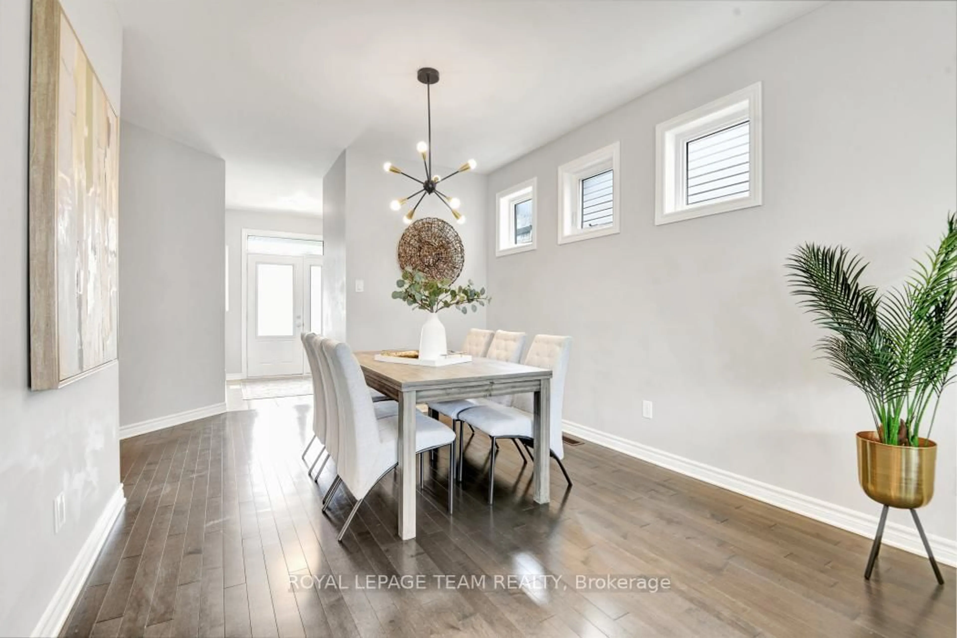 Dining room, wood/laminate floor for 695 PARADE Dr, Ottawa Ontario K2S 0Z3