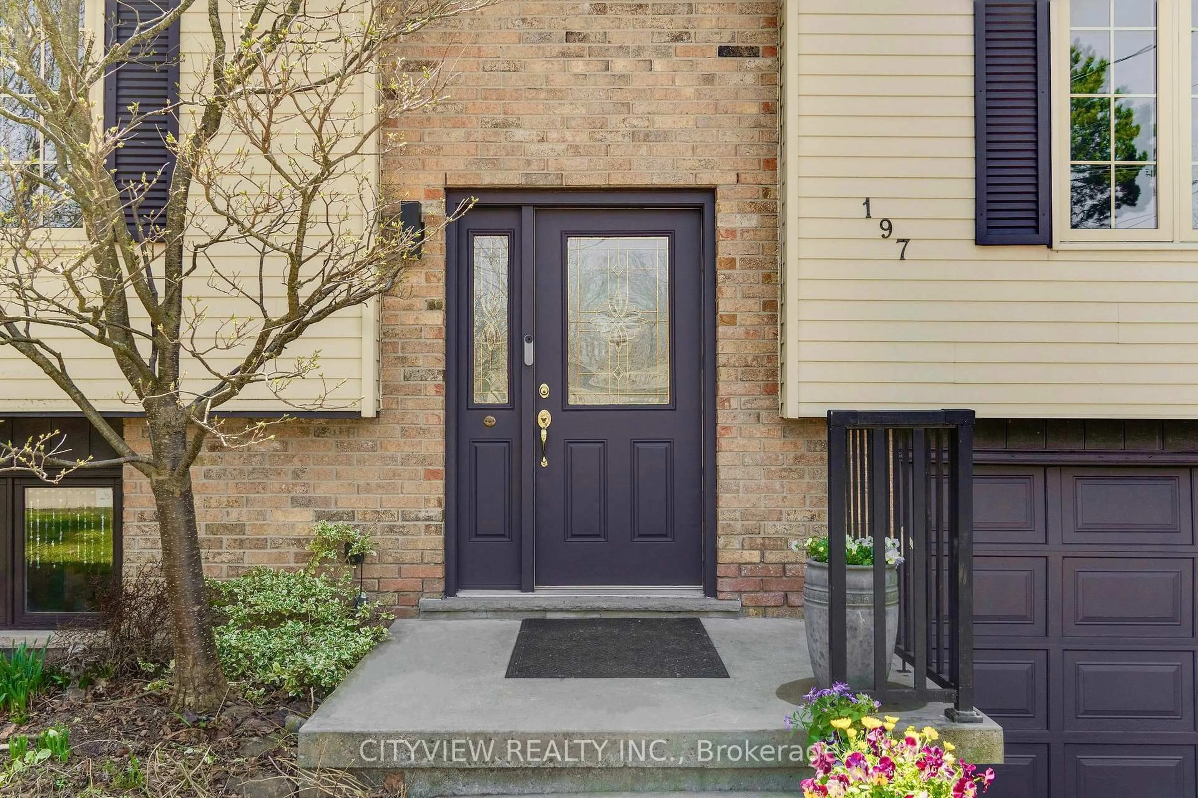 Indoor entryway for 197 Morrison Dr #Caledonia, Haldimand Ontario N3W 1A8