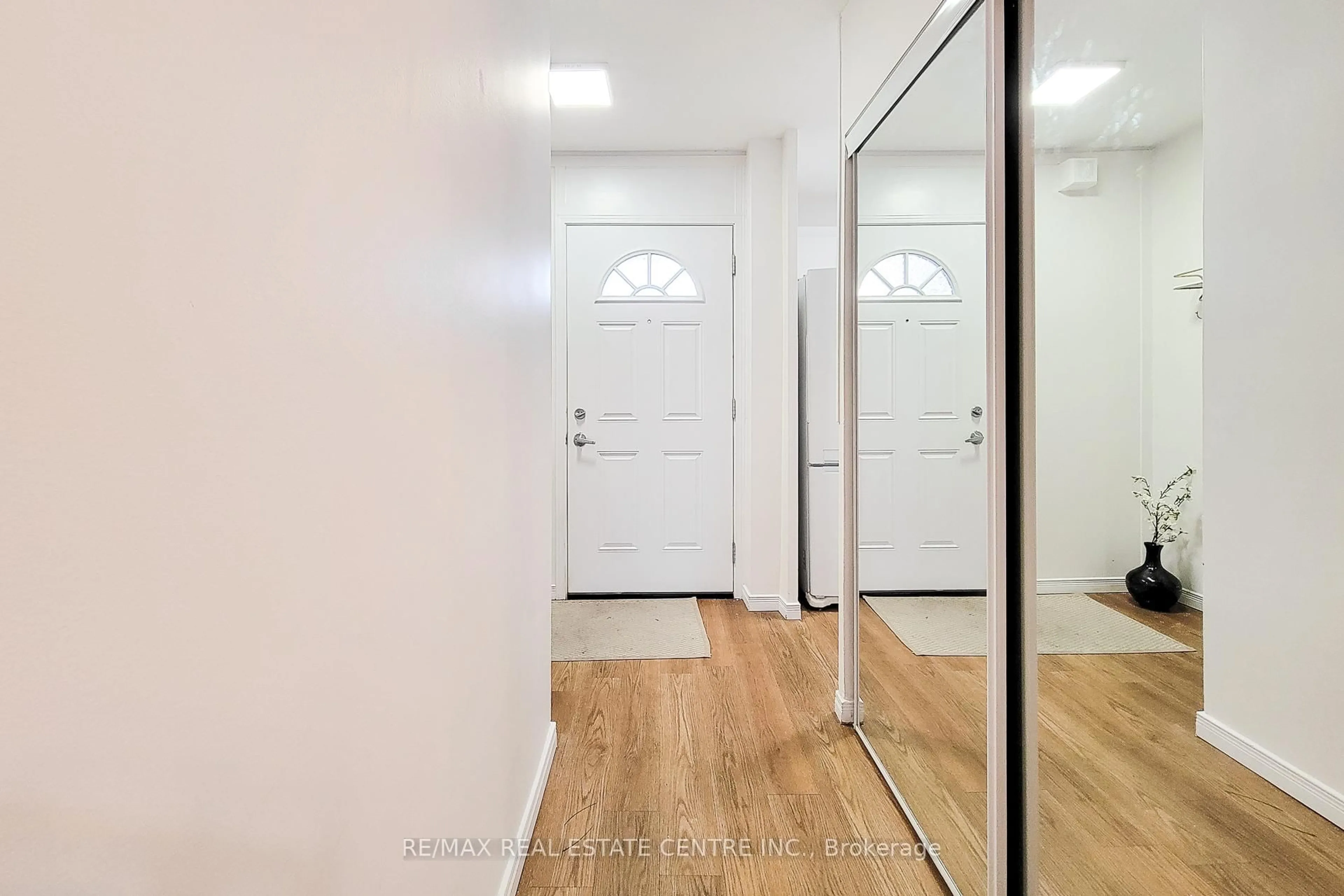 Indoor entryway for 350 Quigley Rd #110, Hamilton Ontario L8K 5N2