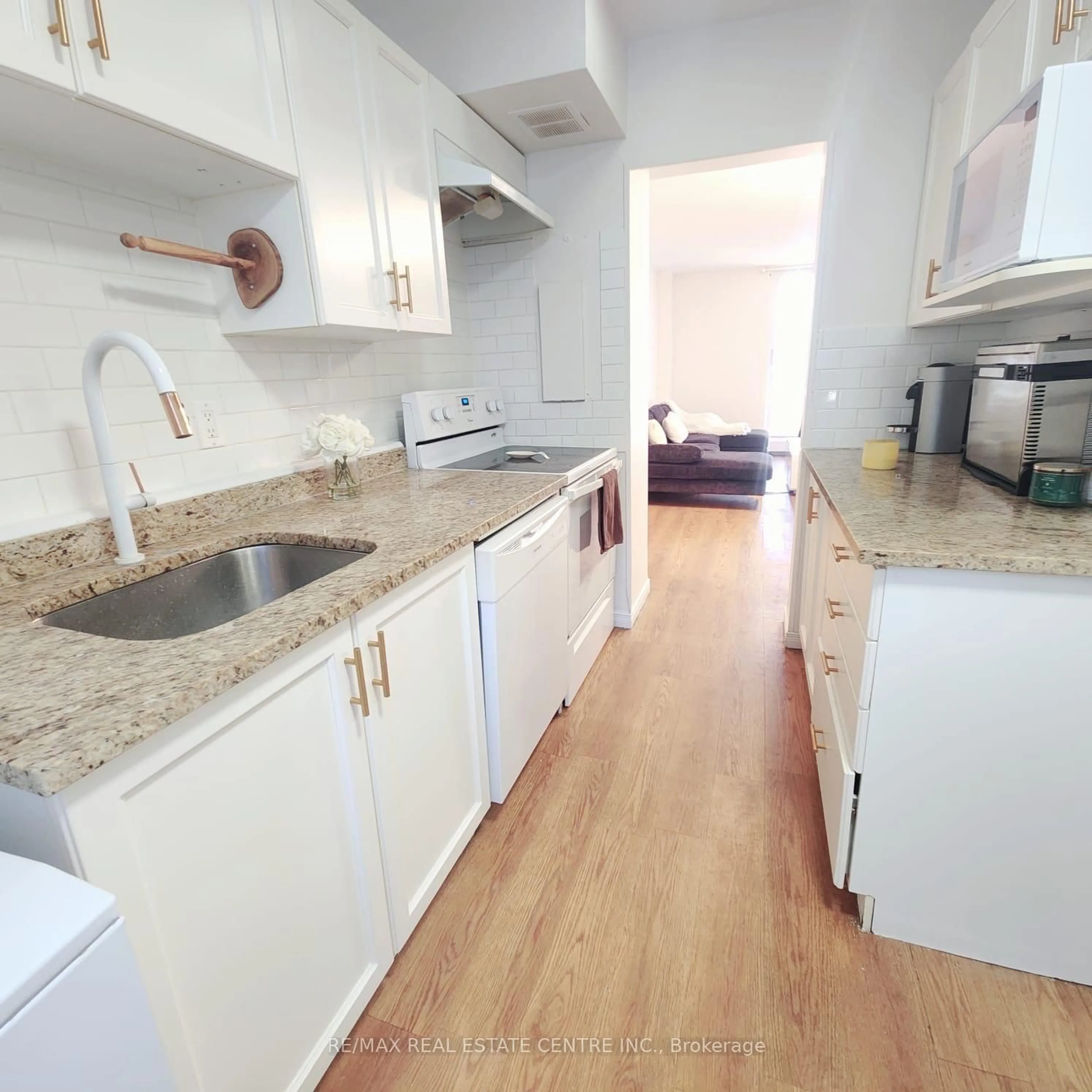 Standard kitchen, unknown for 350 Quigley Rd #110, Hamilton Ontario L8K 5N2