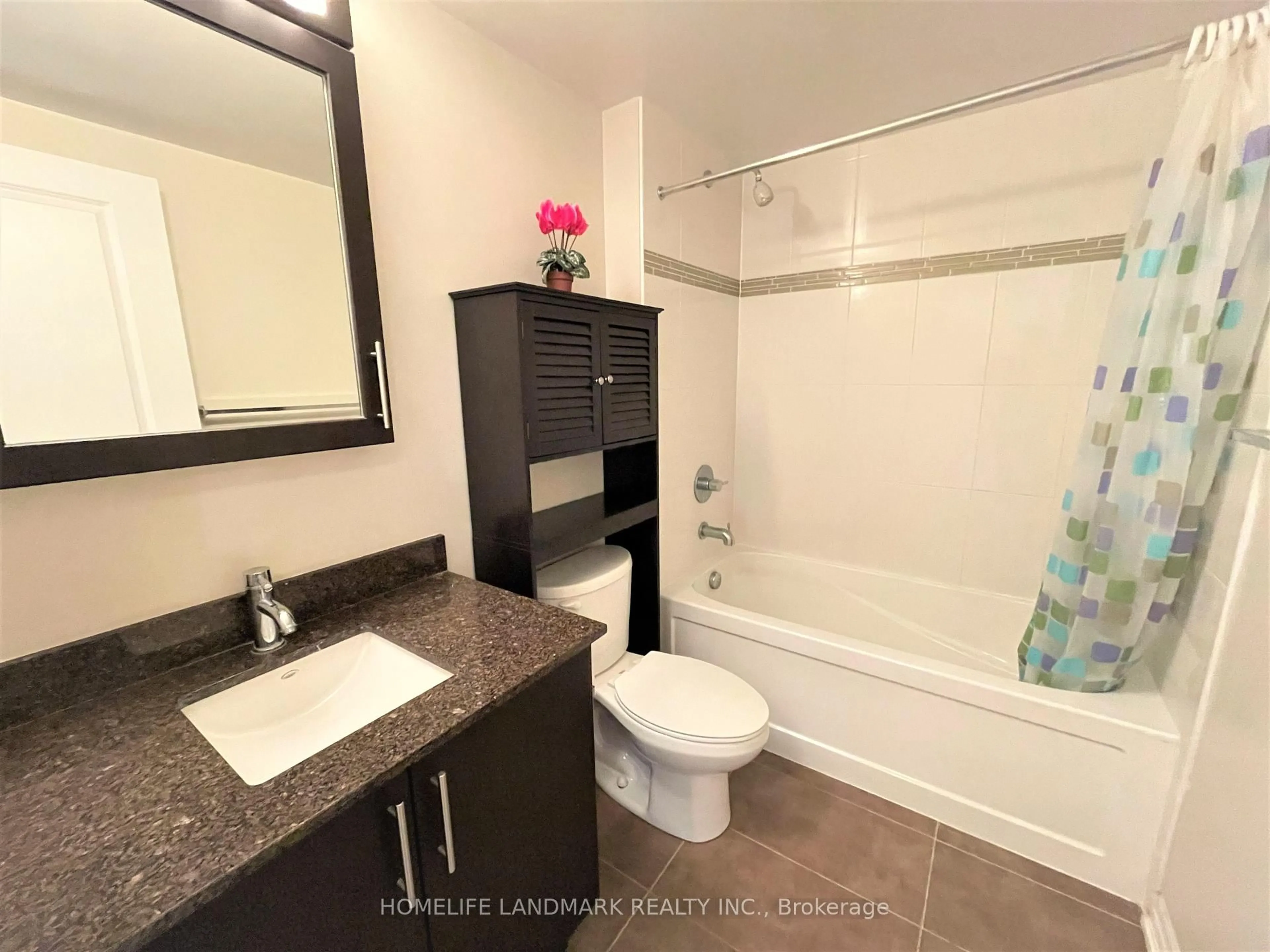 Standard bathroom, unknown for 195 Besserer St #1908, Ottawa Ontario K1N 0B6