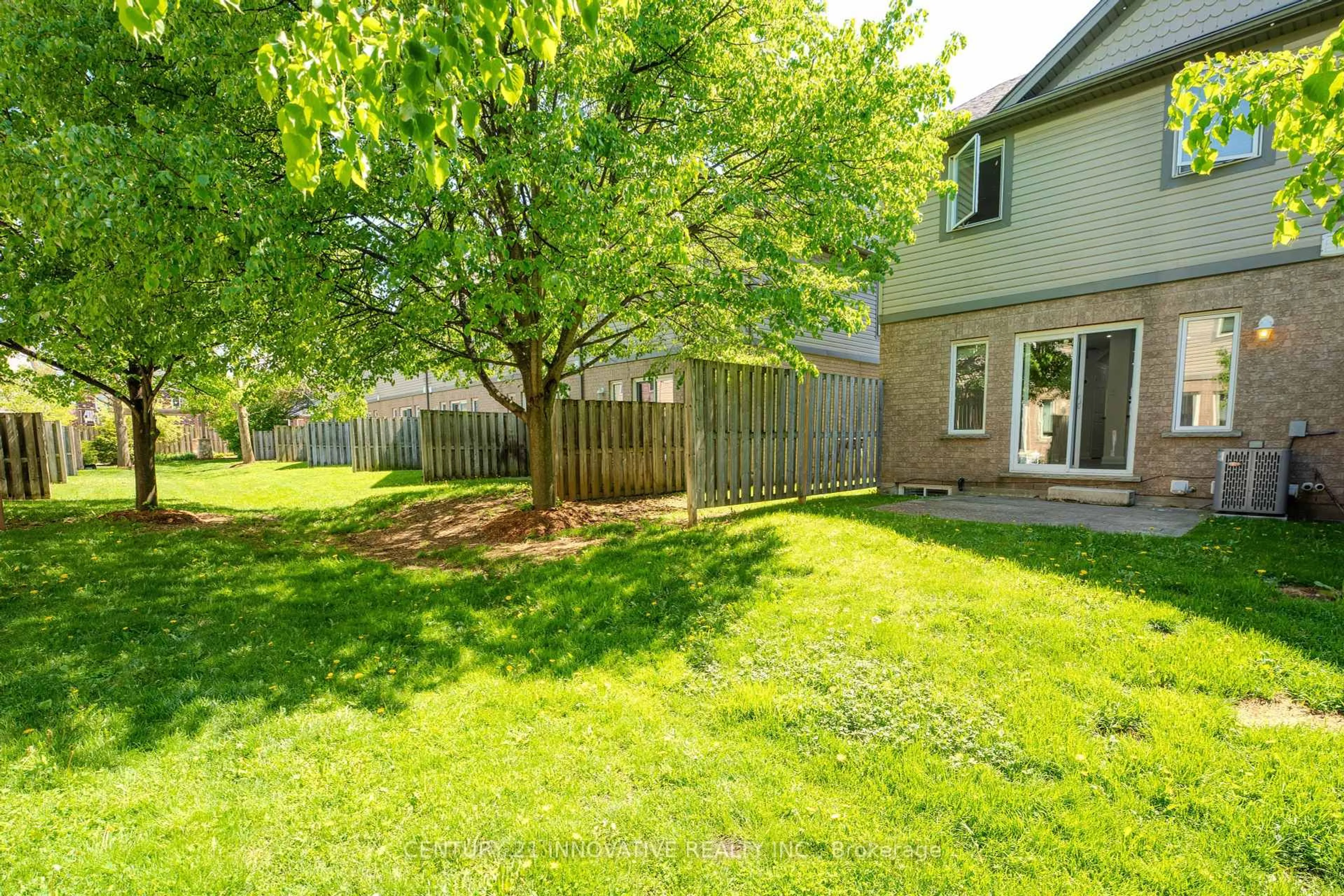 Patio, street for 34 Revell Dr, Guelph Ontario N1G 0B8