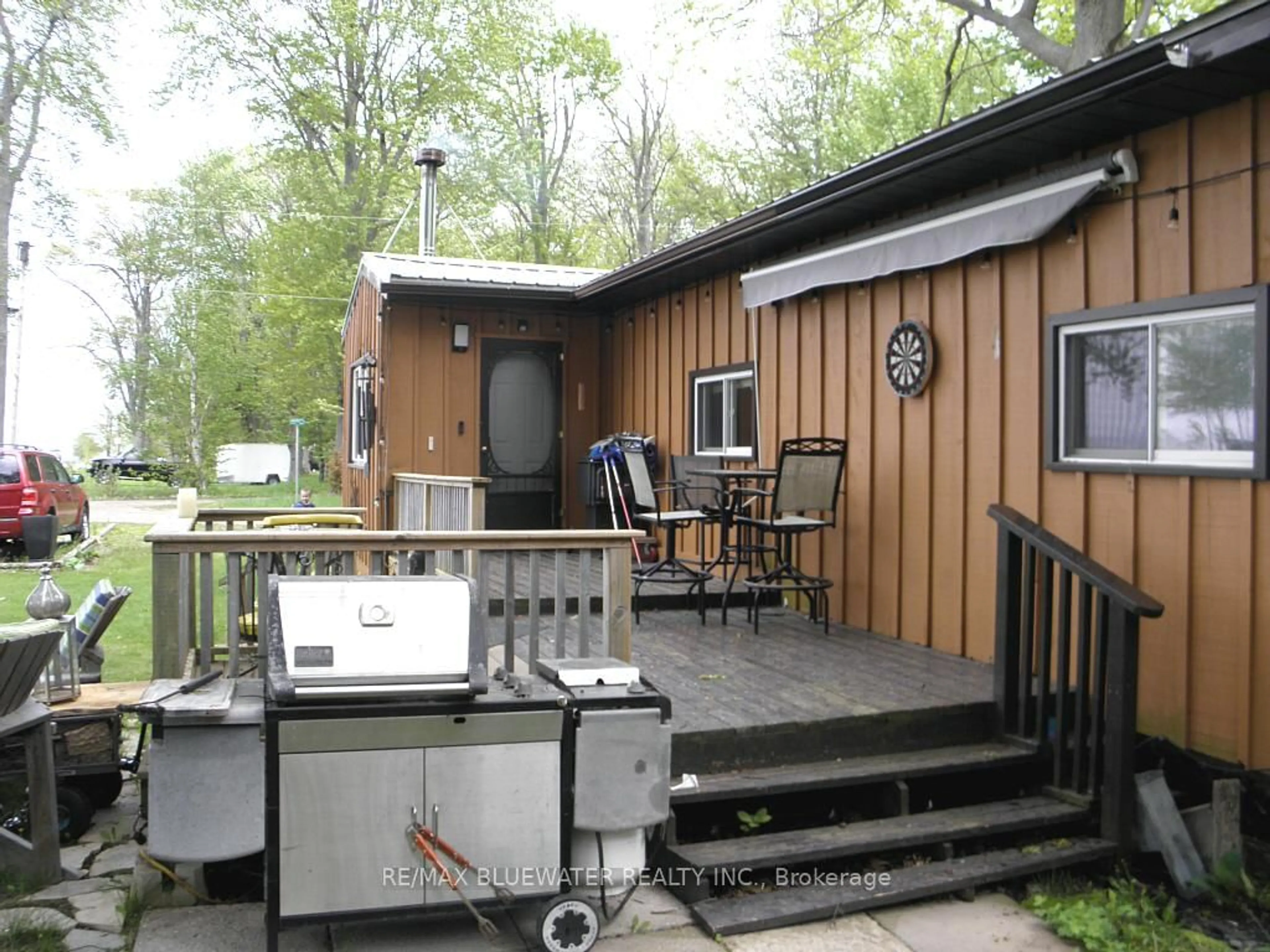 Patio, street for 9774 Lake Rd, Lambton Shores Ontario N0N 1J1