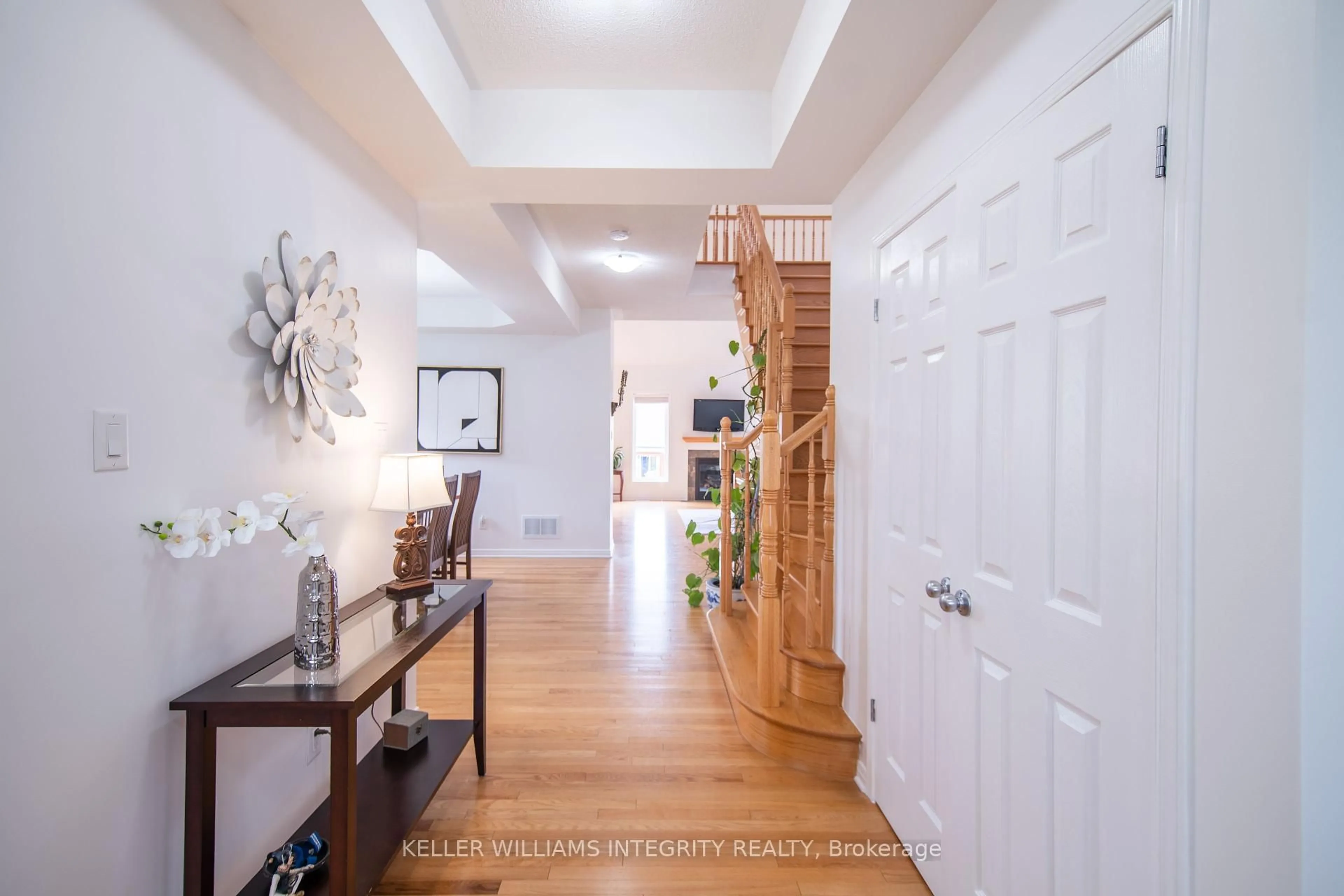 Indoor entryway for 21 Edward Vince Evans Crt, Arnprior Ontario K7S 0K5