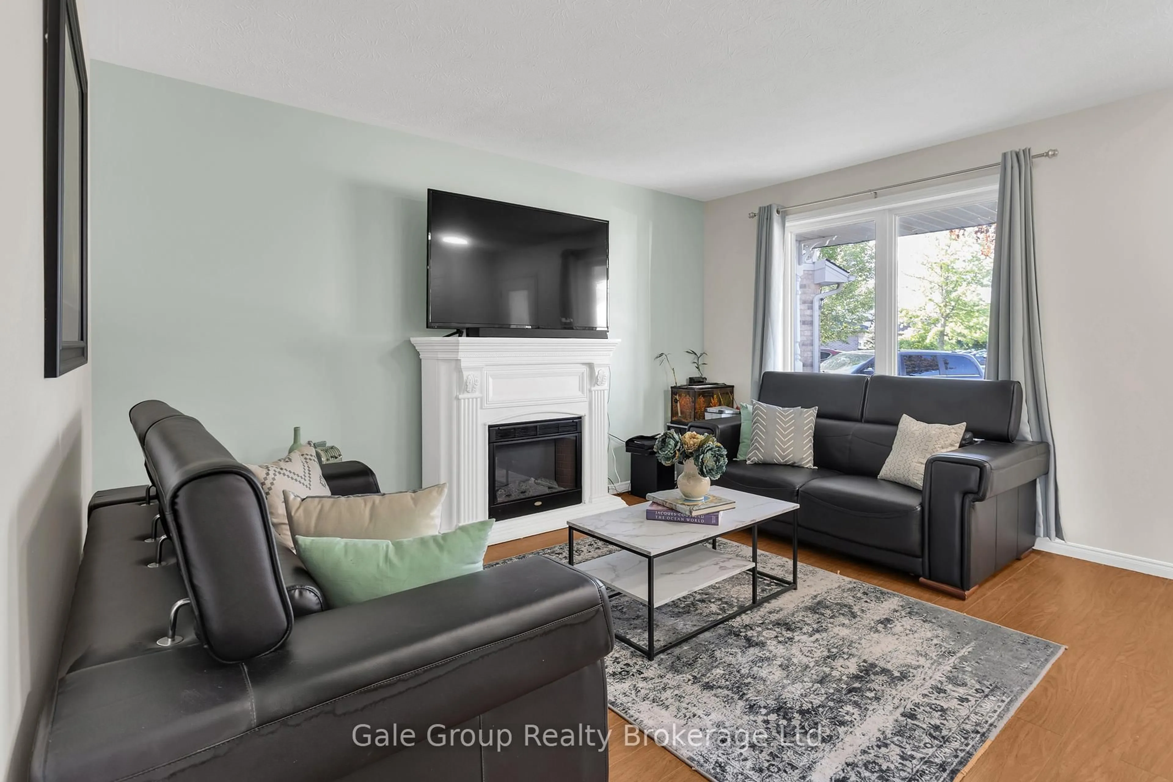 Living room with furniture, unknown for 27 Crusoe Pl, Ingersoll Ontario N5C 4G2