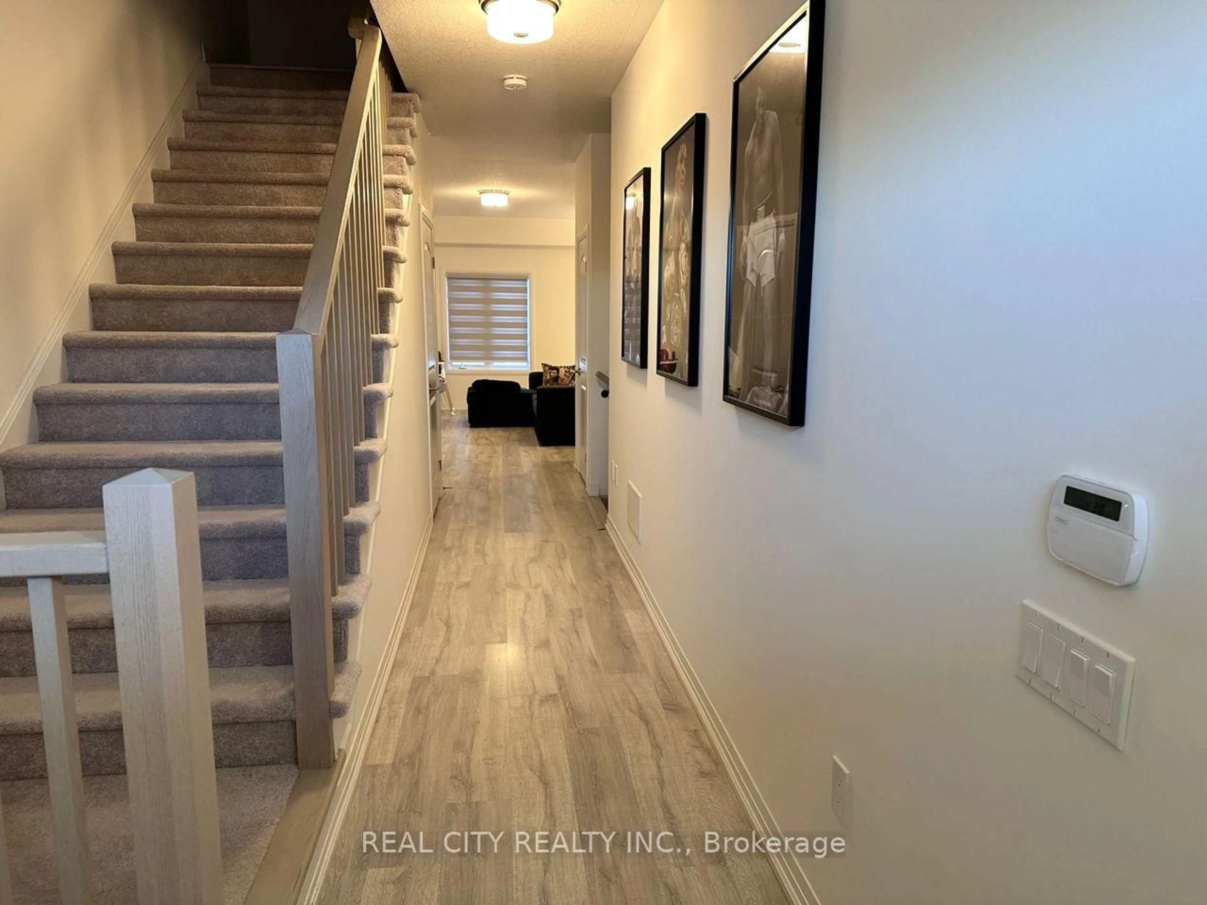 Indoor entryway for 37 George Brier Dr, Brant Ontario N3L 0L1