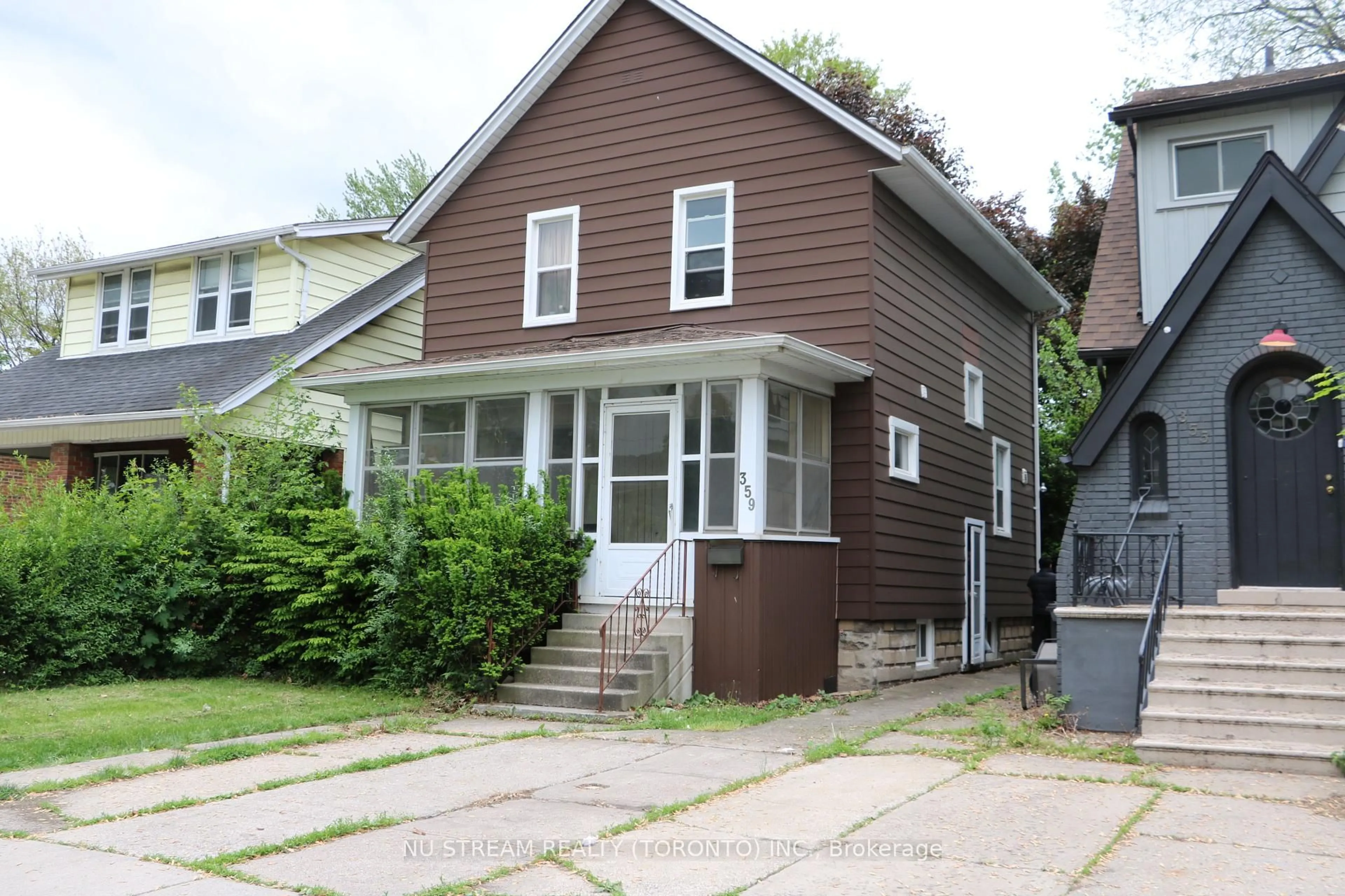 Home with vinyl exterior material, street for 359 Randolph Ave, Windsor Ontario N9B 2T4