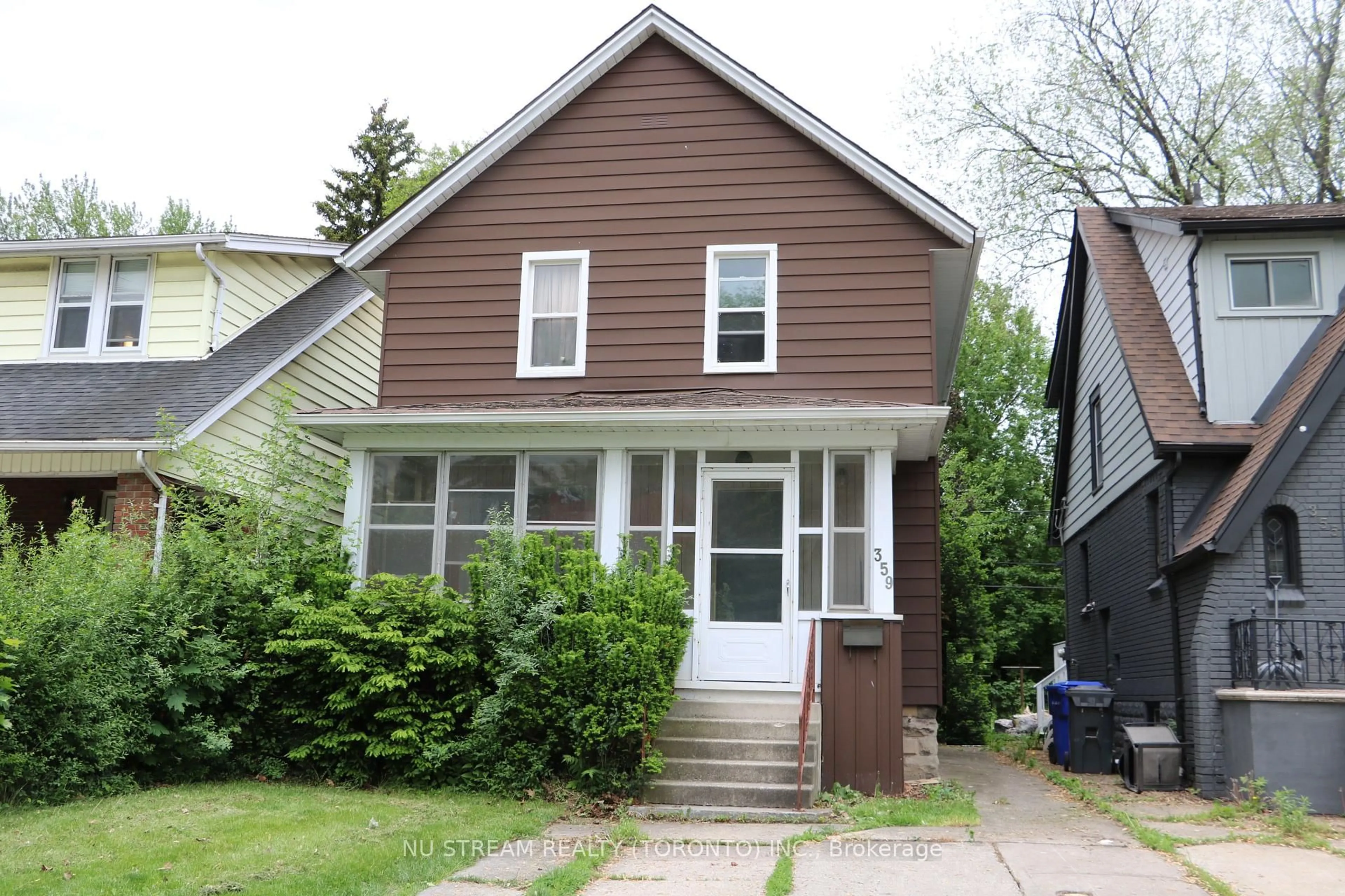 Home with vinyl exterior material, street for 359 Randolph Ave, Windsor Ontario N9B 2T4