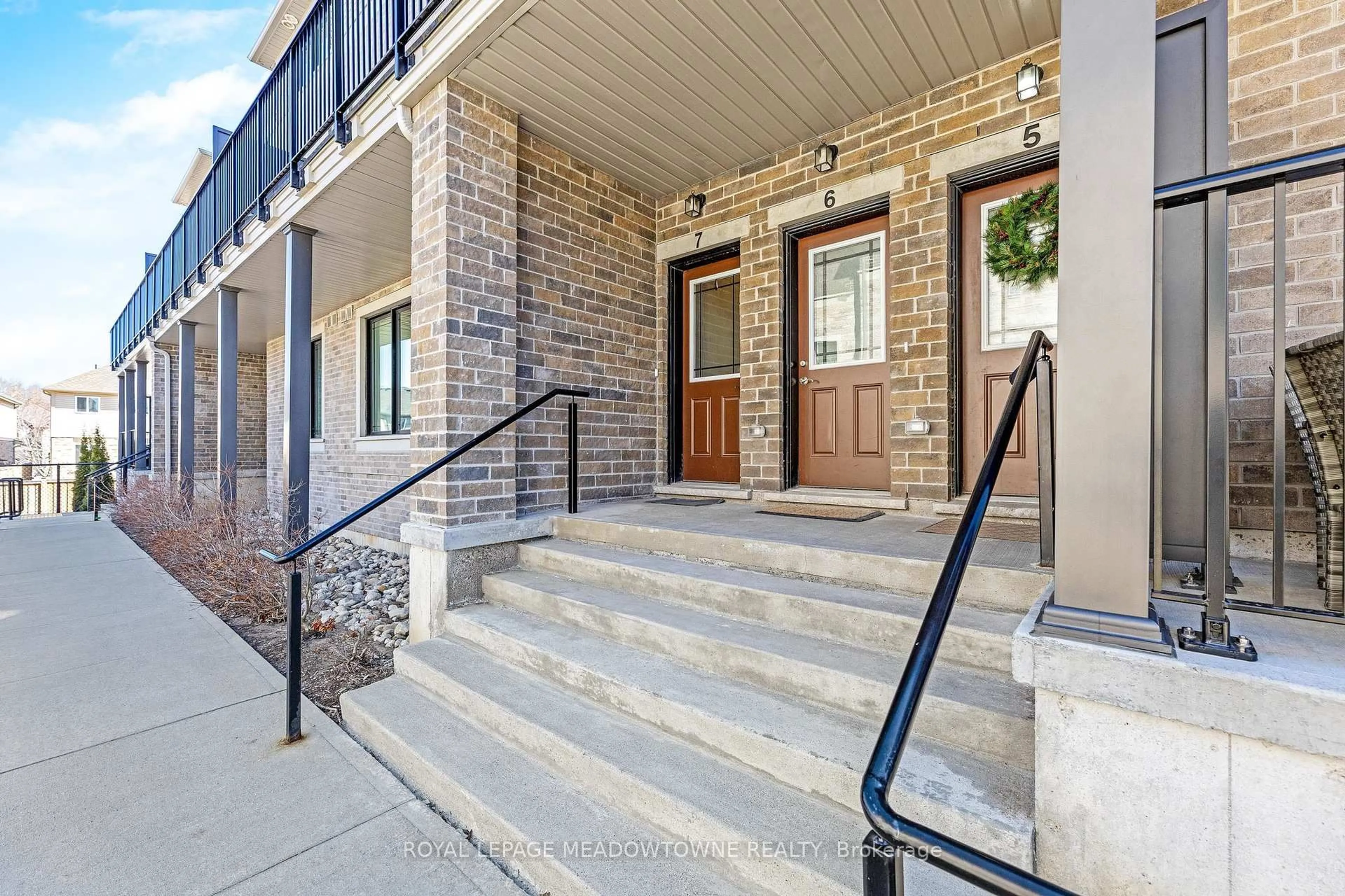 Unknown for 107 Westra Dr #7, Guelph Ontario N1K 0A5