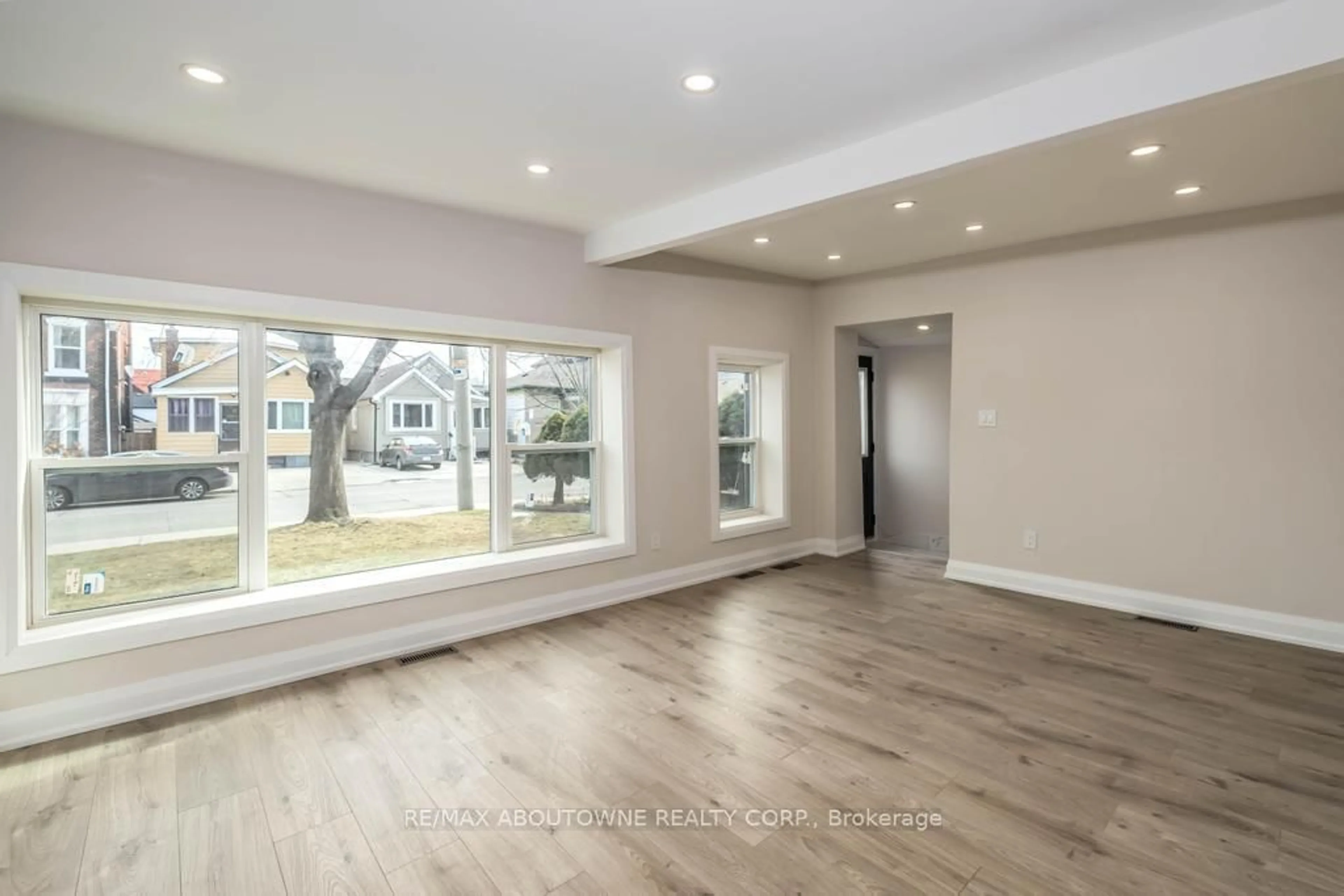 Unknown for 131 West Ave, Hamilton Ontario L8L 5C4