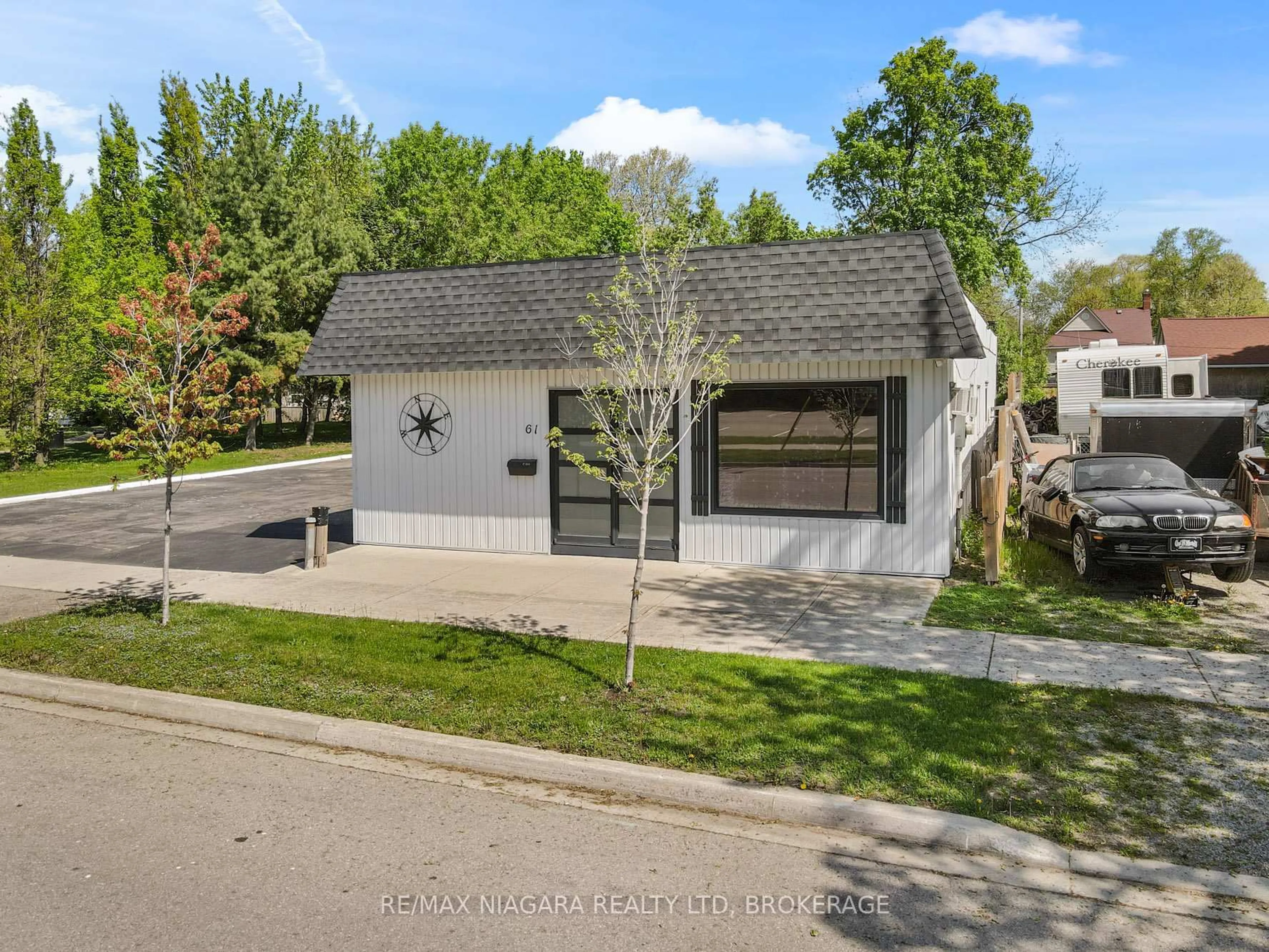 Home with brick exterior material, street for 61 Queen St, Fort Erie Ontario L2A 1T7