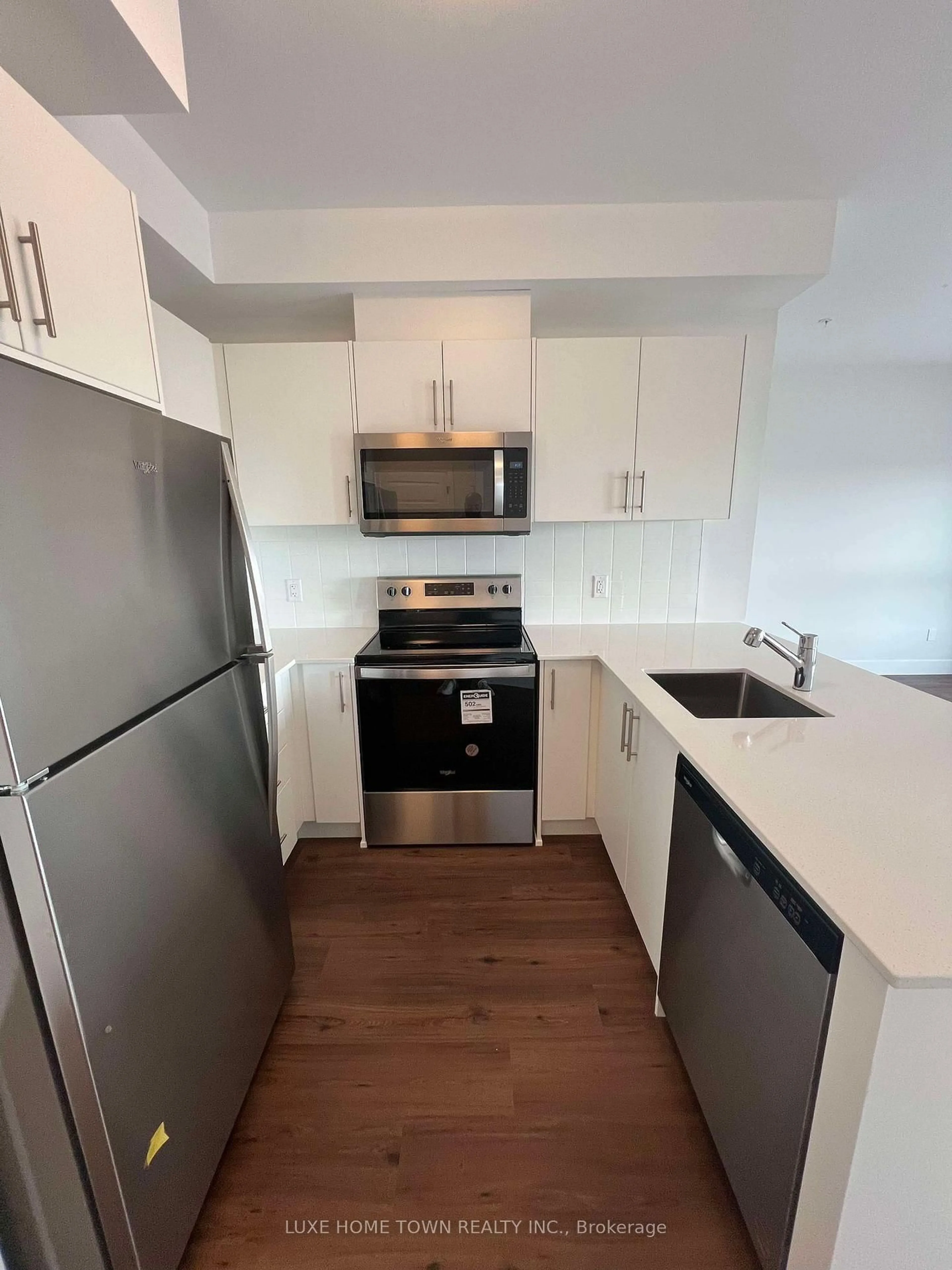 Standard kitchen, unknown for 1000 Lackner Pl #606, Kitchener Ontario N2A 0L9