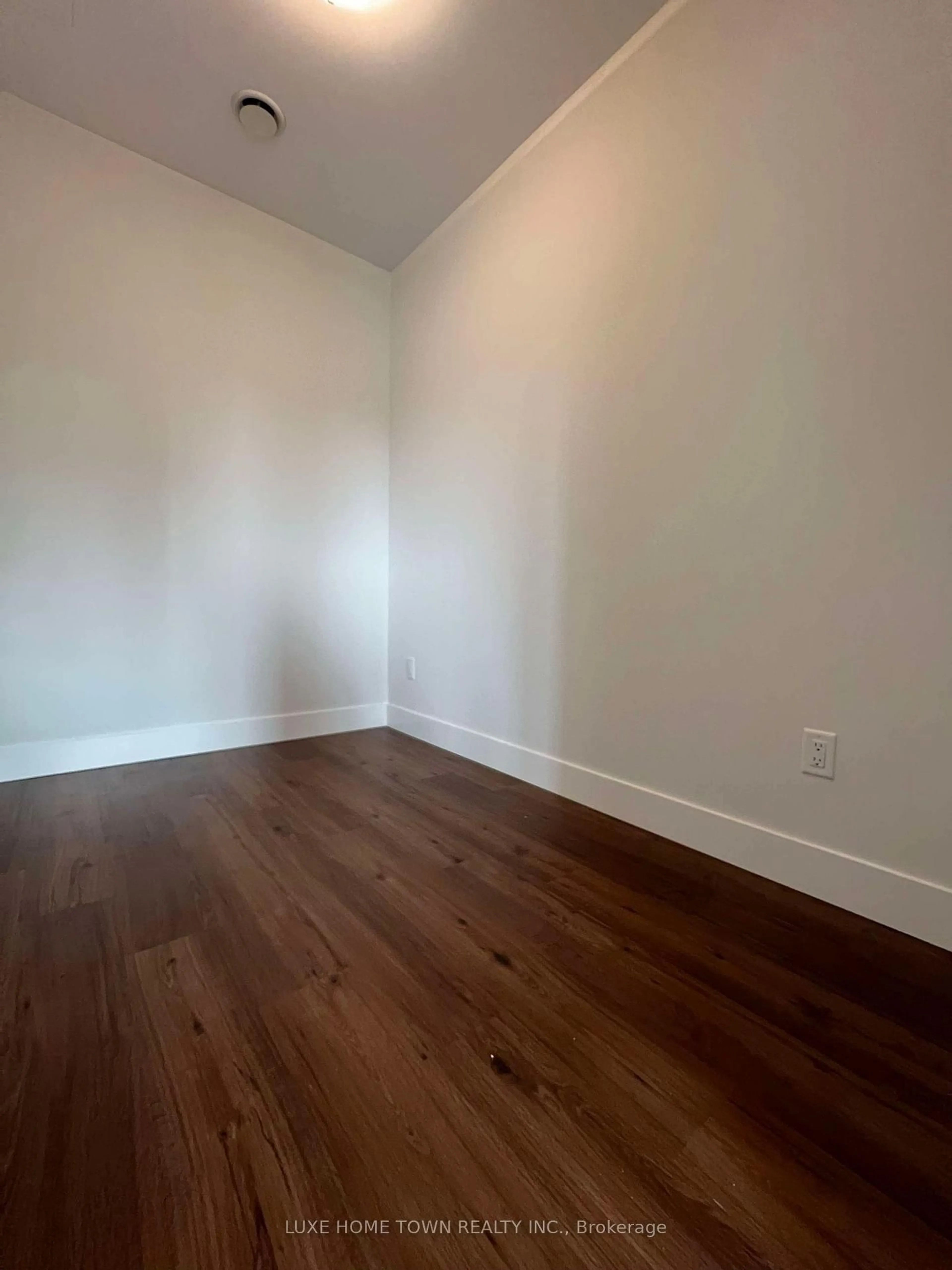 A pic of a room for 1000 Lackner Pl #606, Kitchener Ontario N2A 0L9