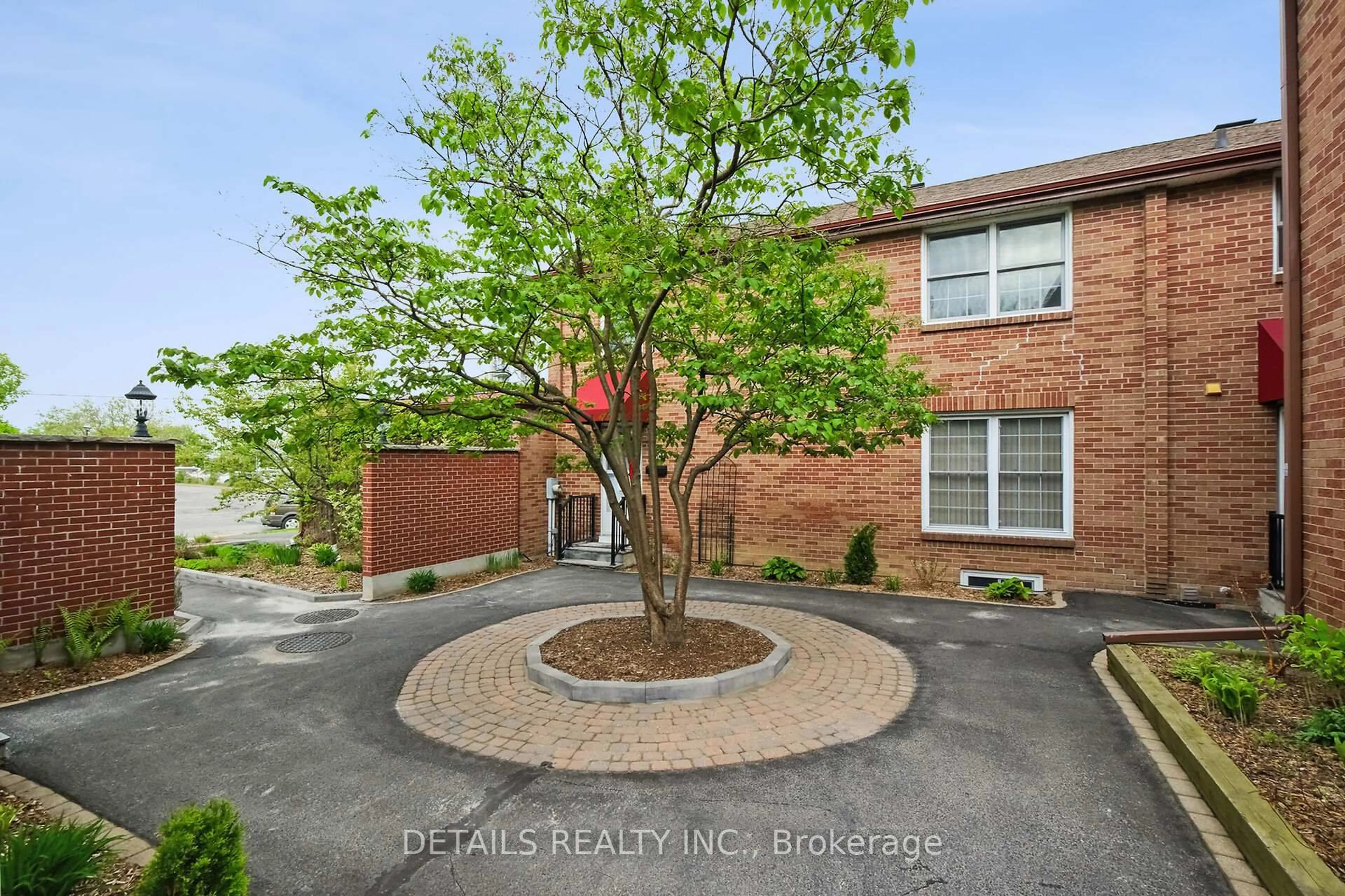 Unknown for 1904 Russell Rd, Ottawa Ontario K1G 1L6