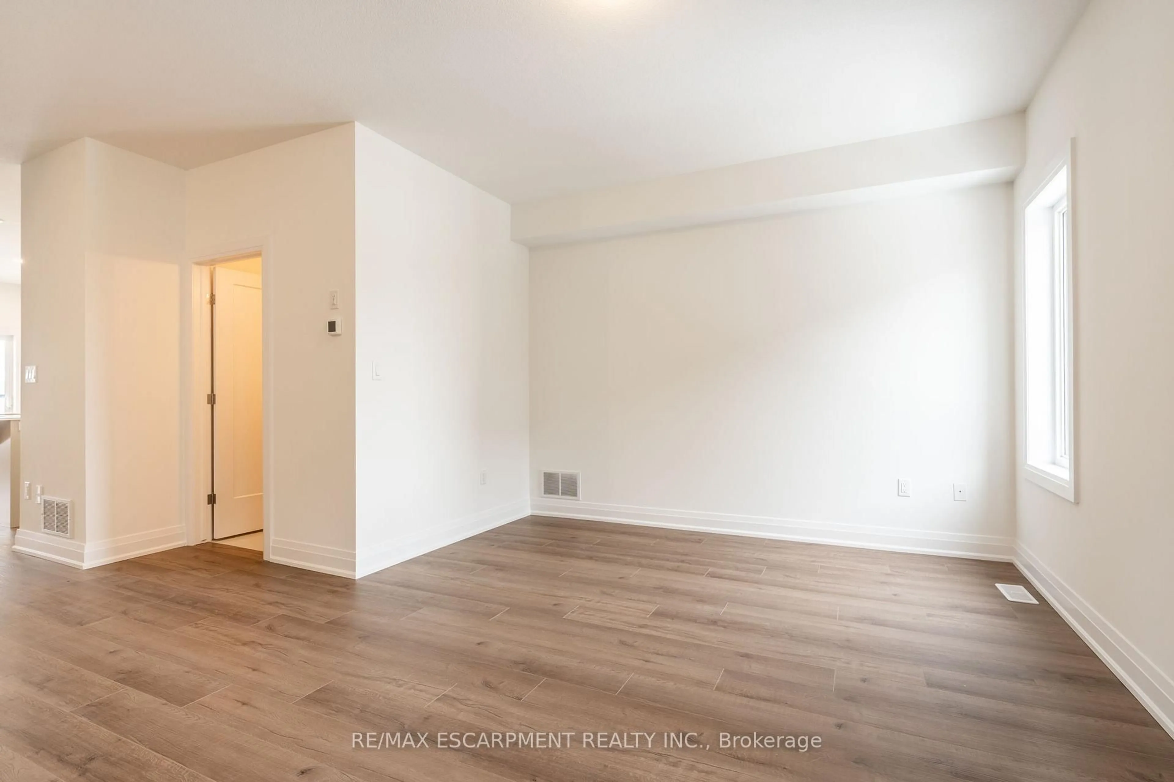 A pic of a room for 20 Clear Valley Lane, Hamilton Ontario L0R 1W0