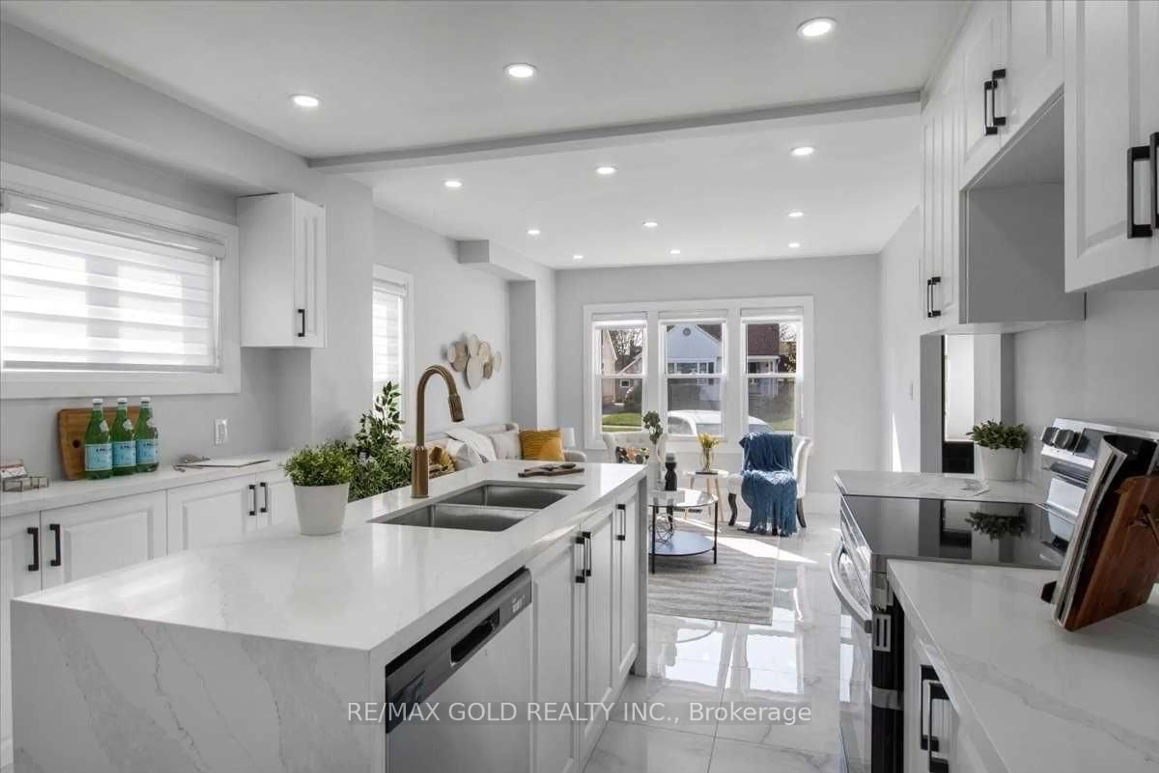 Open concept kitchen, ceramic/tile floor for 3 Wardrope Ave, Hamilton Ontario L8G 1R9