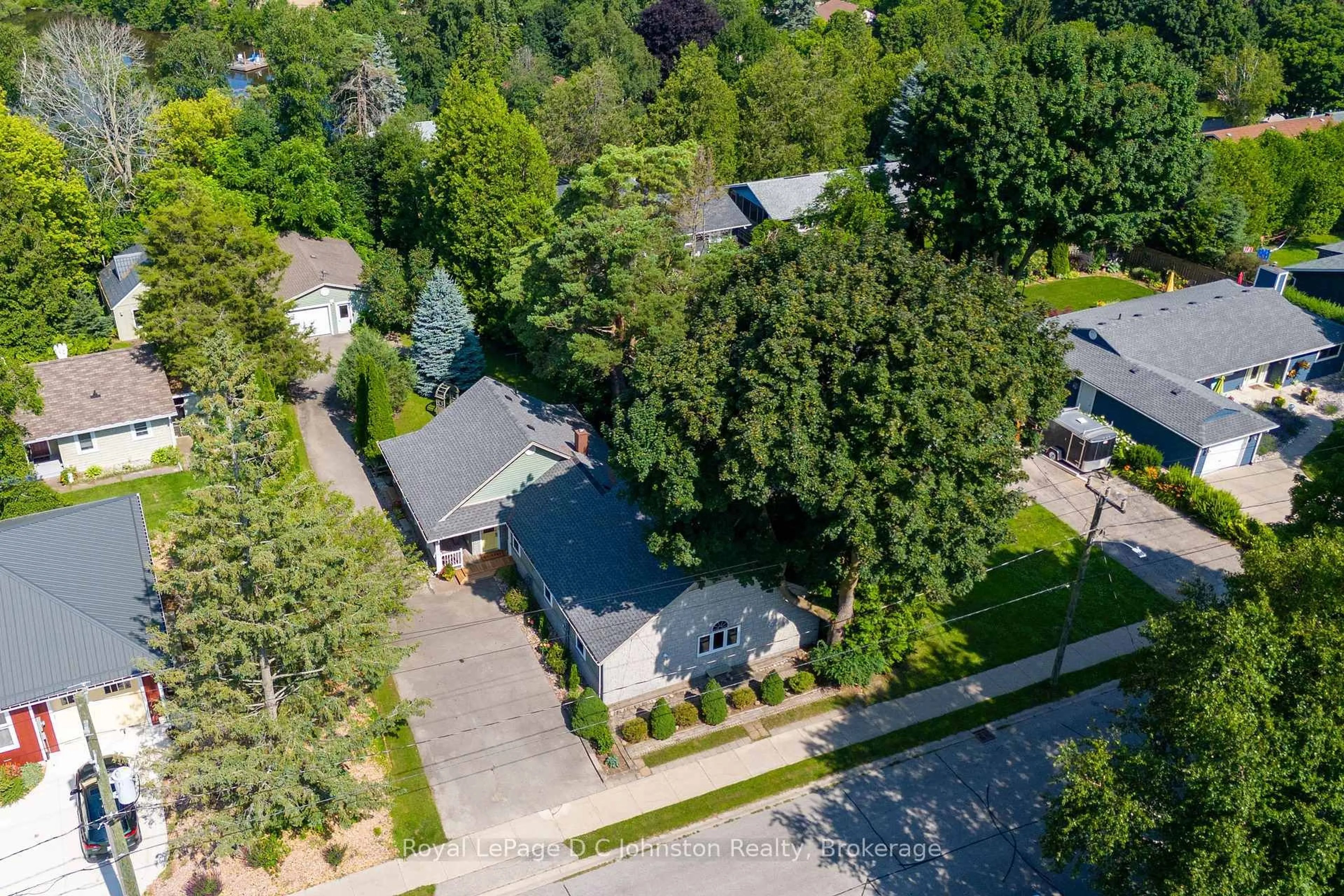 A pic from outside/outdoor area/front of a property/back of a property/a pic from drone, street for 62 Grey St, Saugeen Shores Ontario N0H 2L0
