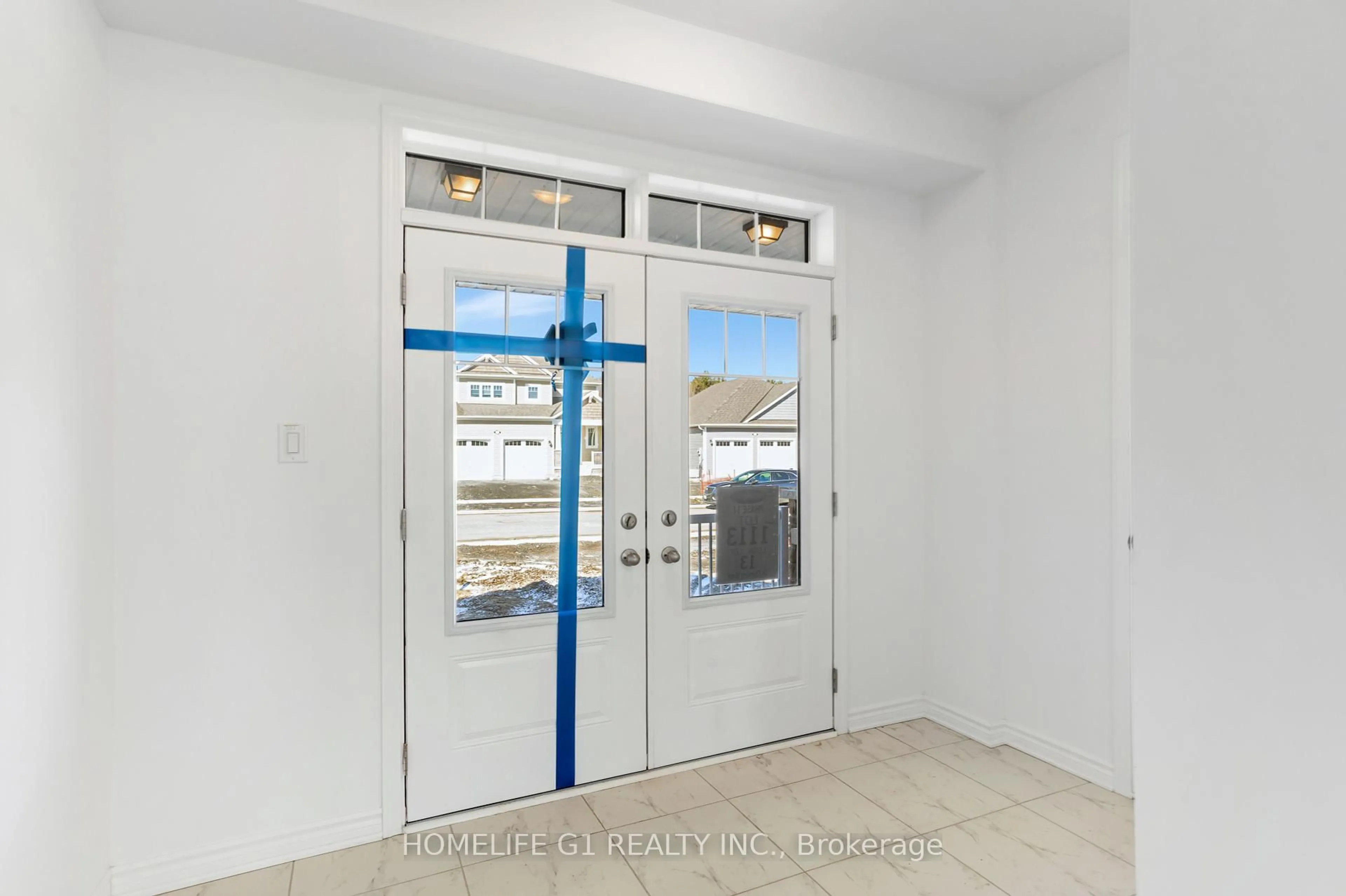 Indoor entryway for 24 Chambery St, Bracebridge Ontario P1L 0N4
