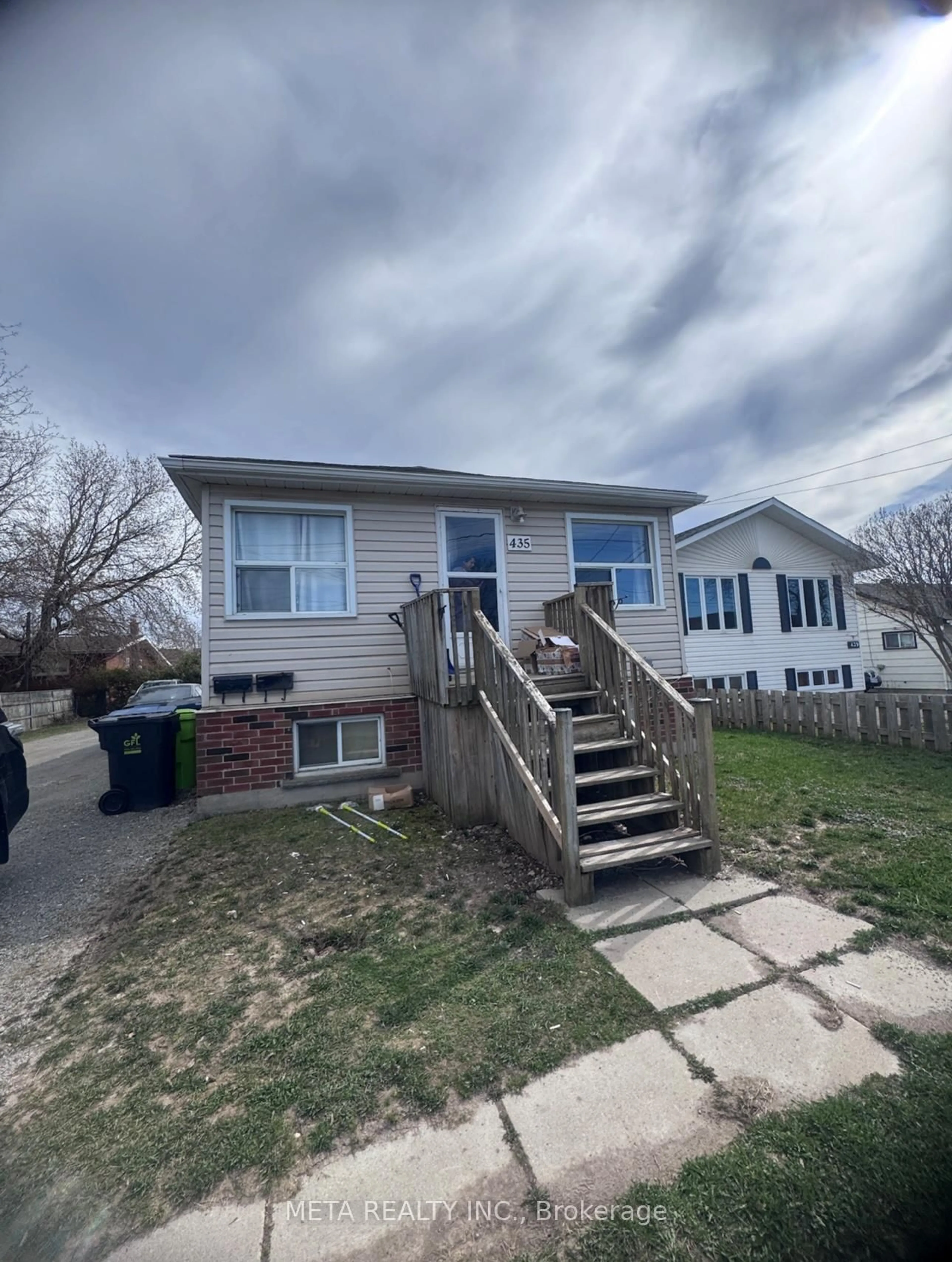 Home with vinyl exterior material, street for 435 Second Line, Sault Ste Marie Ontario P6C 2K1