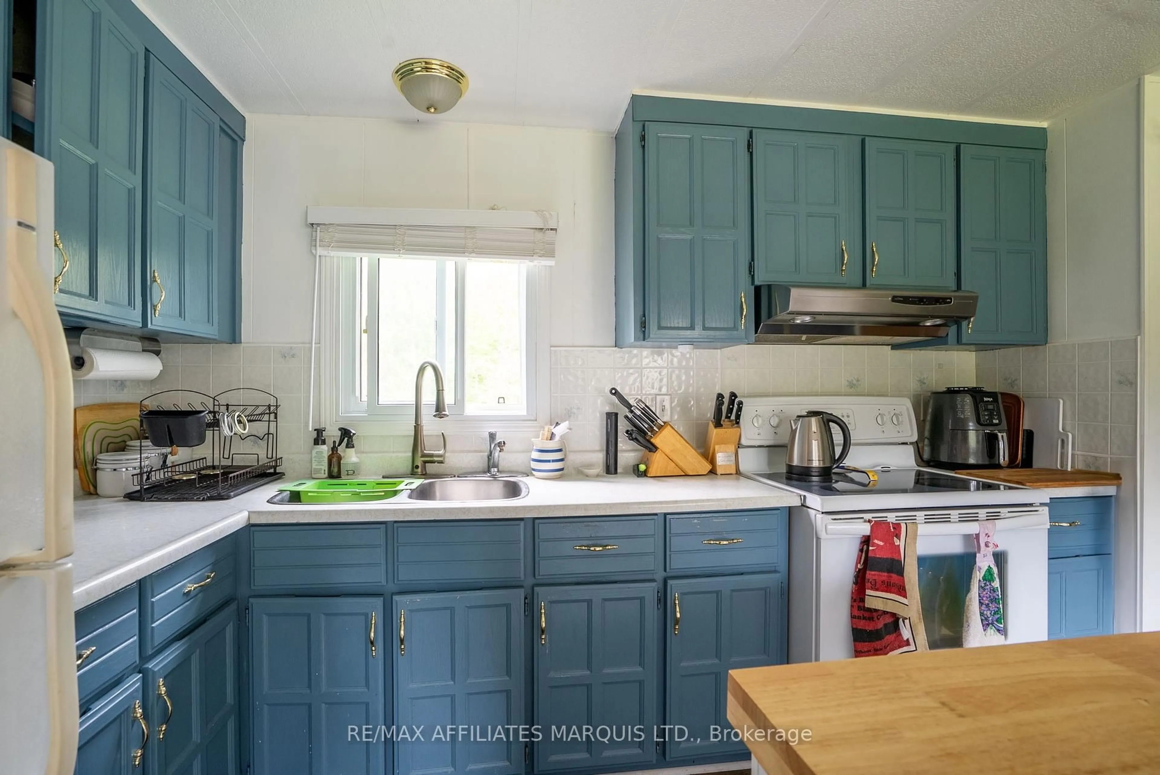 Standard kitchen, unknown for 19235 Beaver Brook Rd, South Glengarry Ontario K0C 1S0