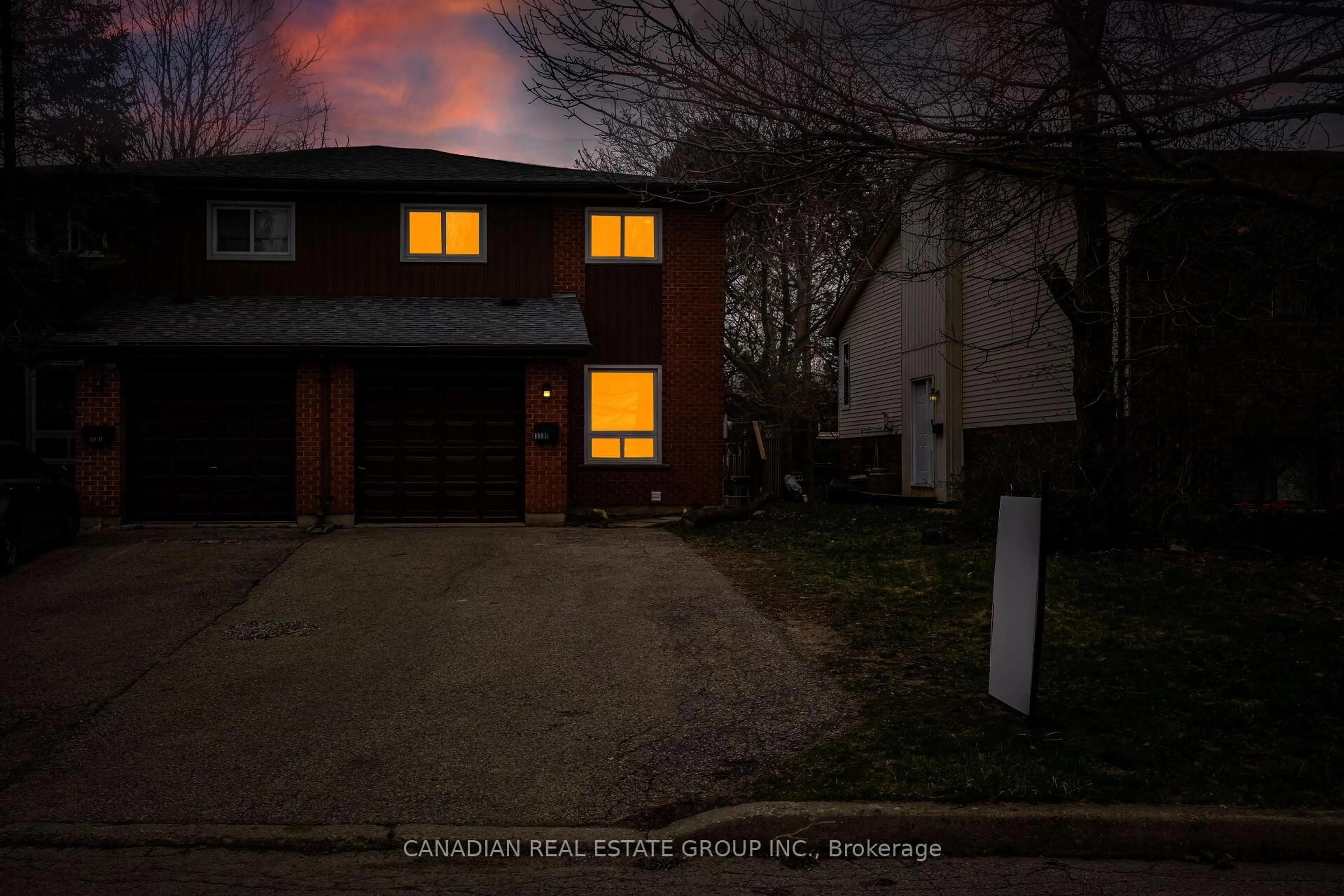 A pic from outside/outdoor area/front of a property/back of a property/a pic from drone, mountain view for 378 Churchill Crt #B, Waterloo Ontario N2L 6B4