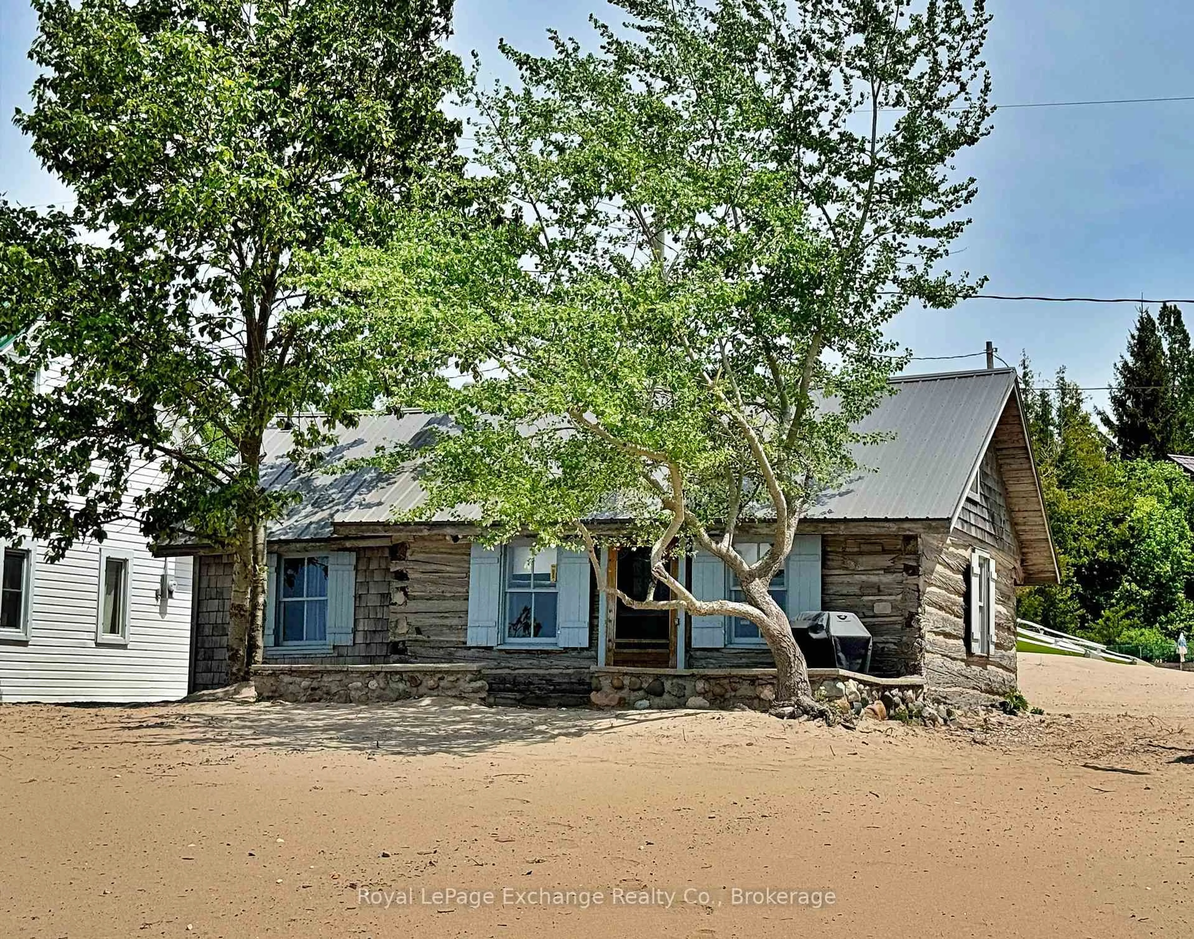 A pic from outside/outdoor area/front of a property/back of a property/a pic from drone, street for 5A WOOD St, Kincardine Ontario N0G 2T0