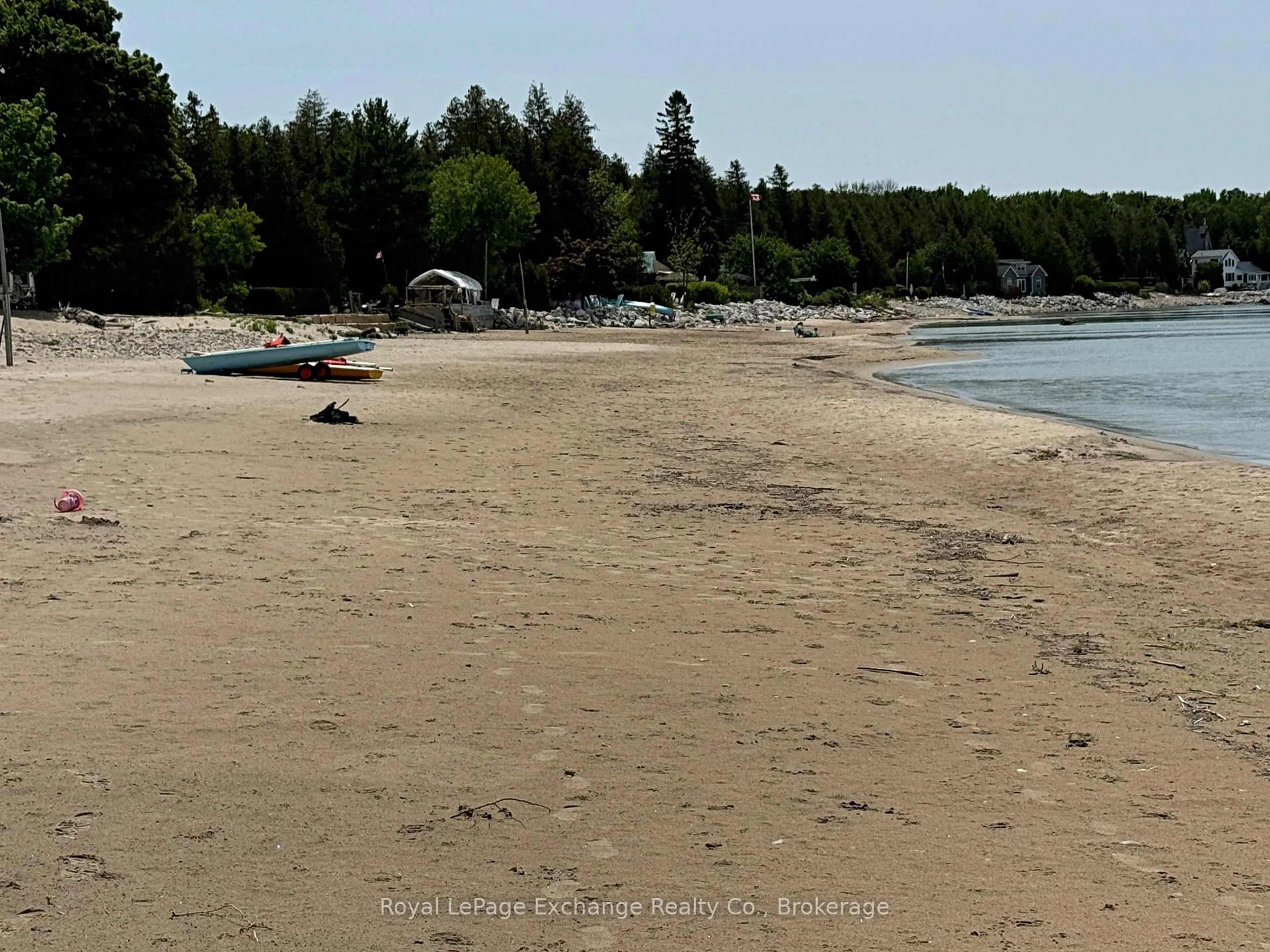 Blurry image for 5A WOOD St, Kincardine Ontario N0G 2T0