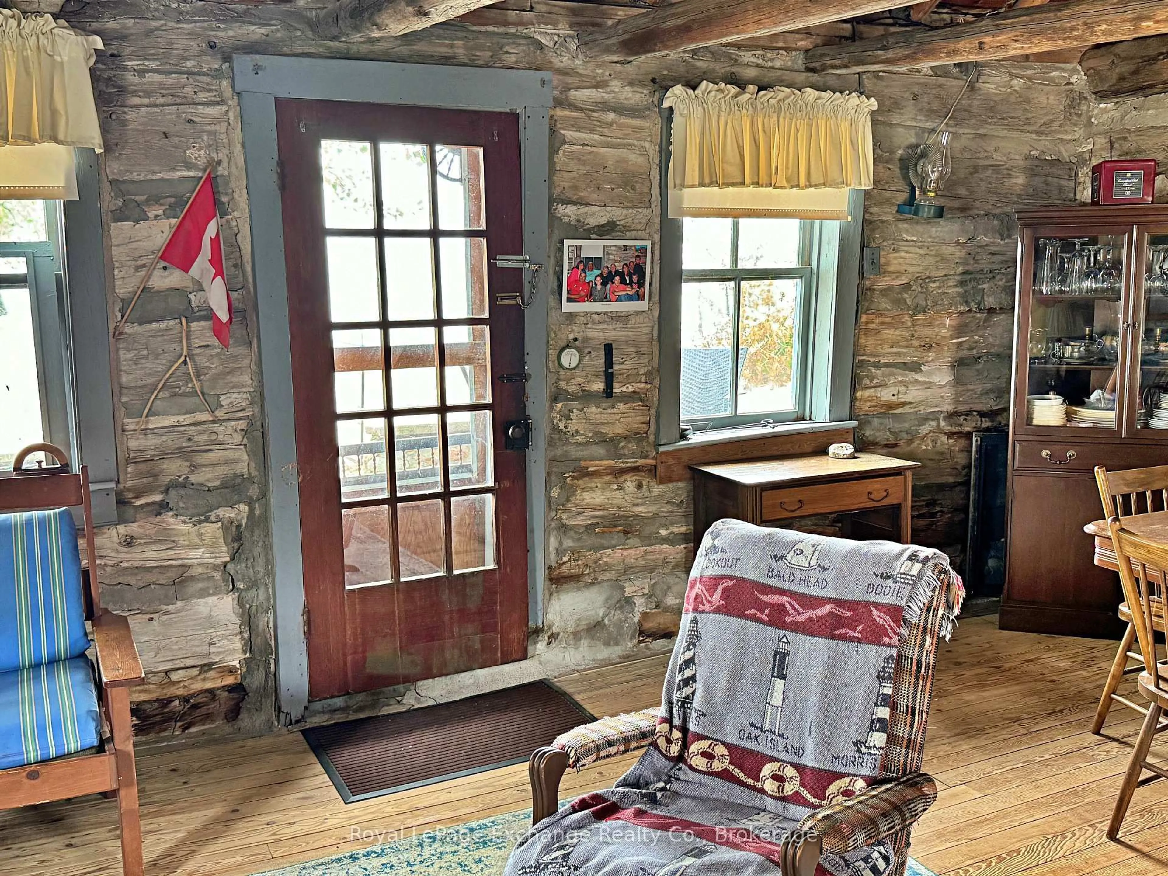 Indoor entryway for 5A WOOD St, Kincardine Ontario N0G 2T0