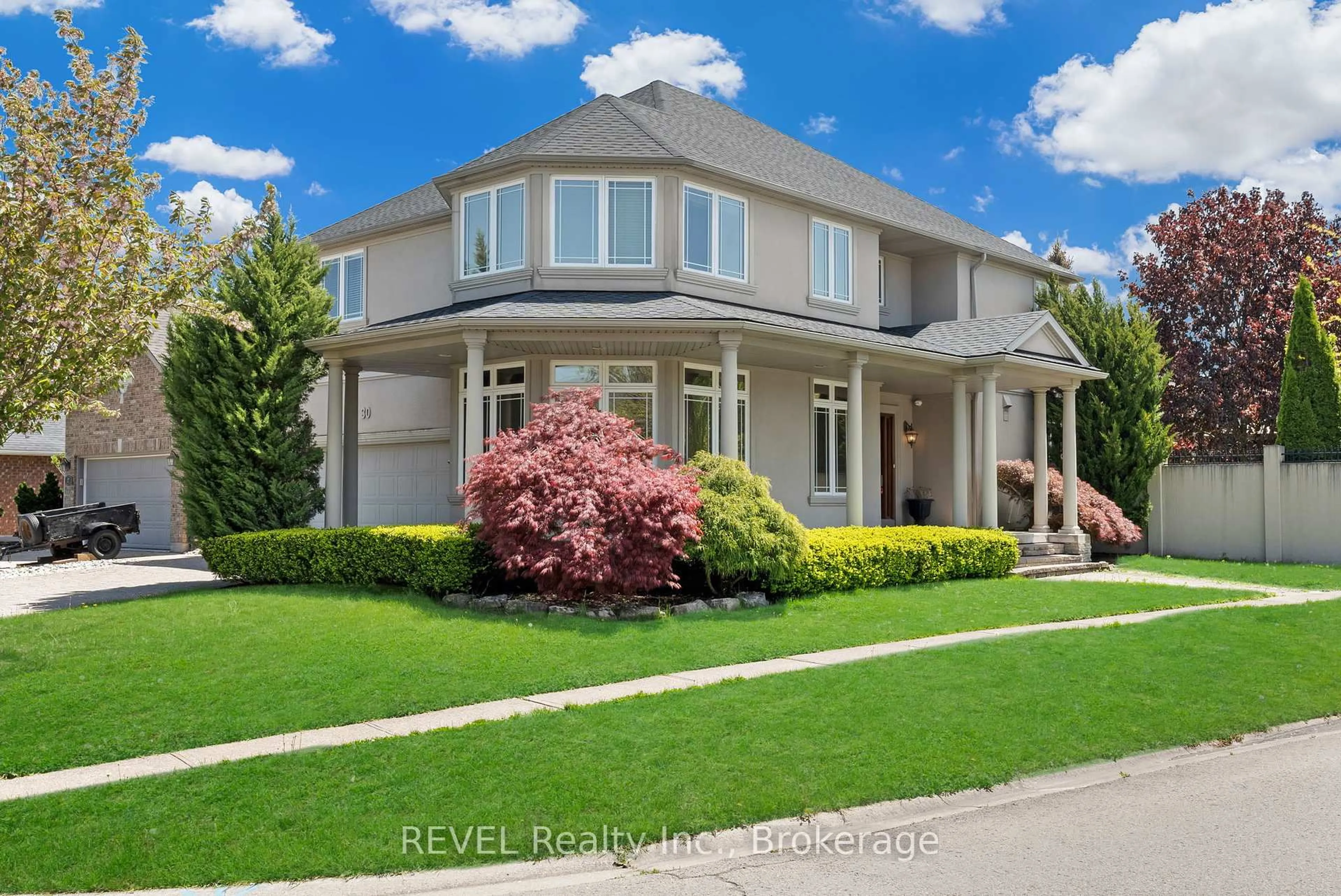 Home with vinyl exterior material, street for 30 MARACAY Way, St. Catharines Ontario L2W 1C4
