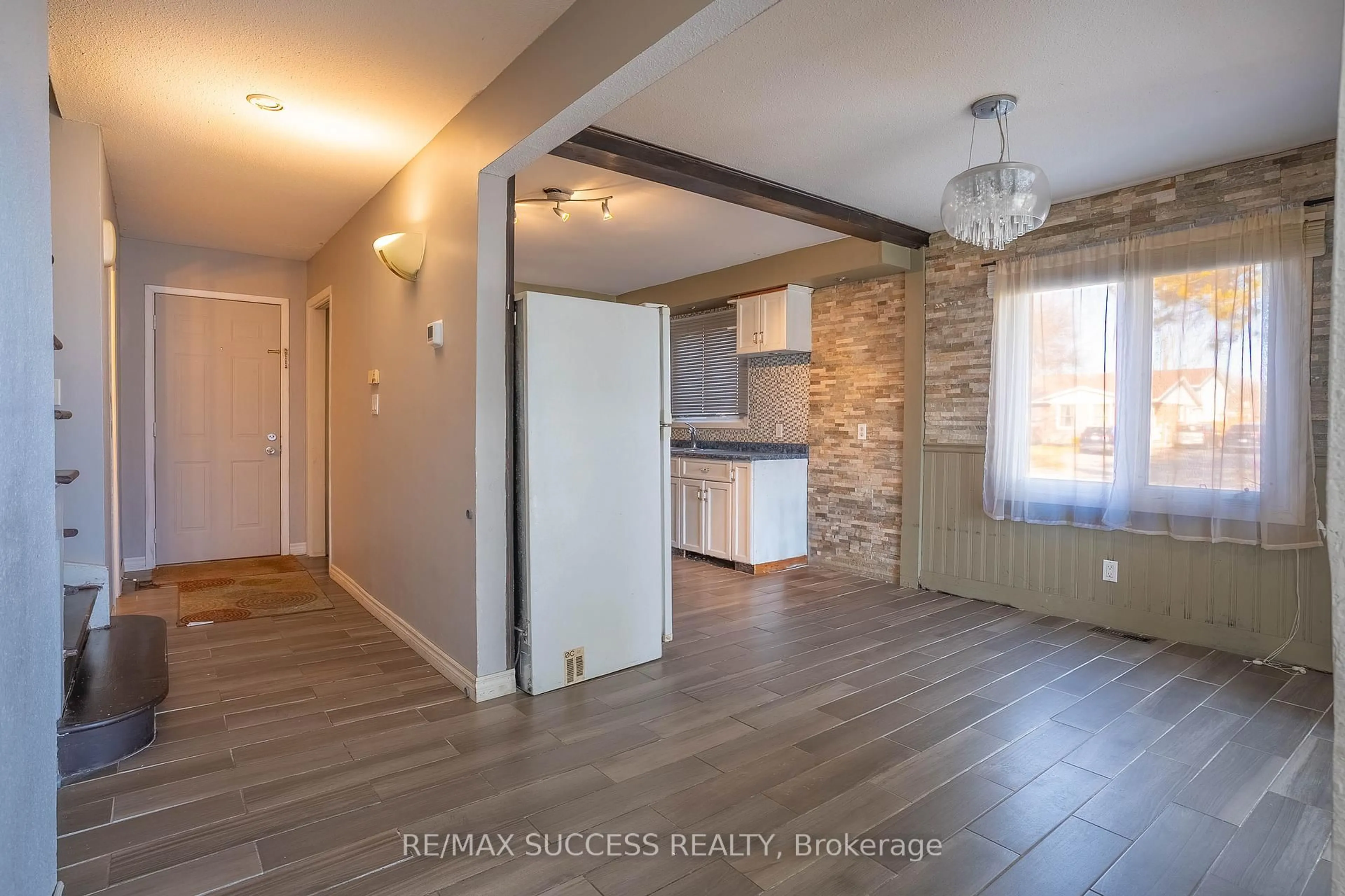 Unknown for 4230 Meadowvale Dr #4, Niagara Falls Ontario L2E 5W7