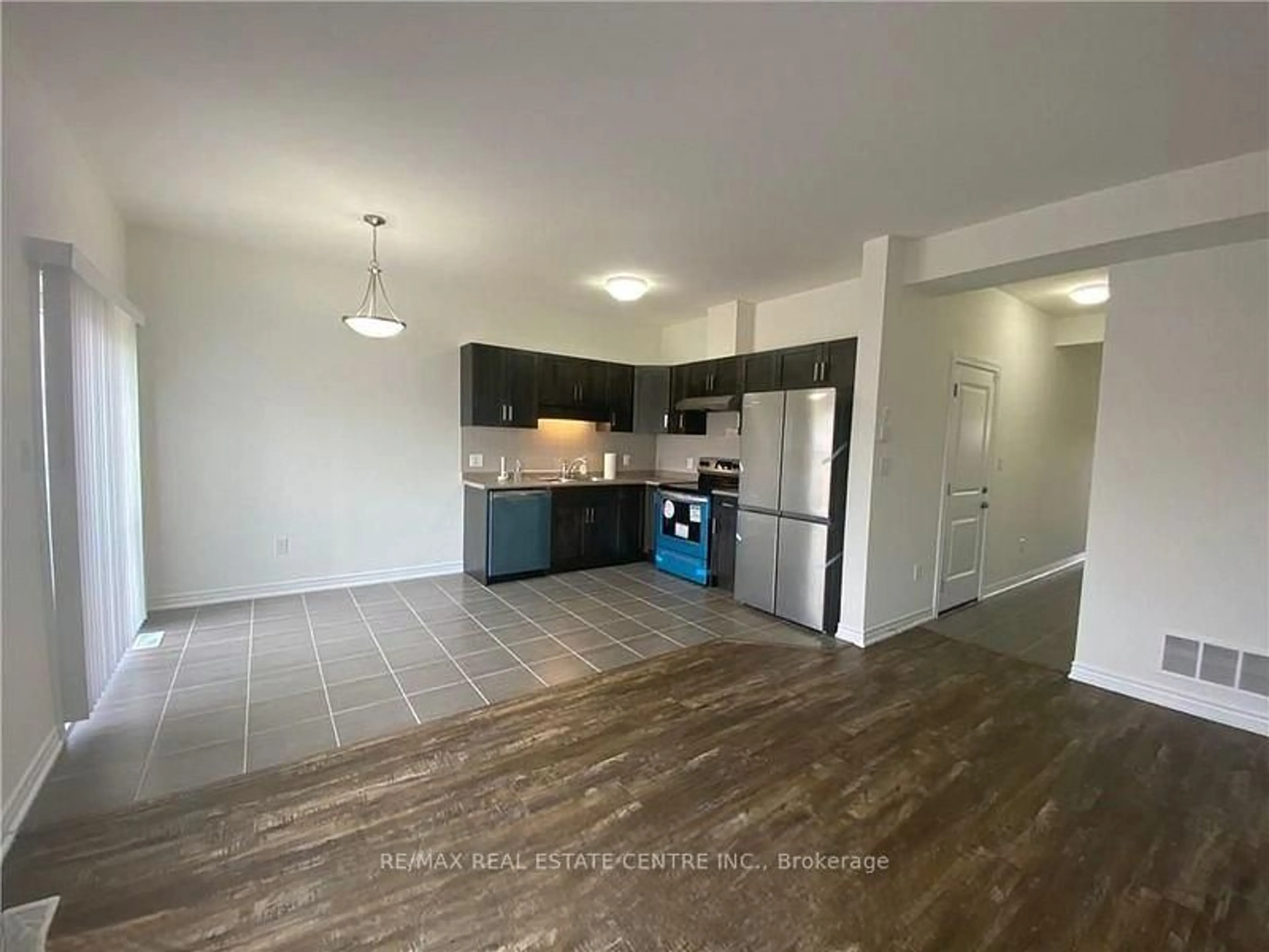 Open concept kitchen, unknown for 180 Sunflower Pl, Welland Ontario L3C 0H9